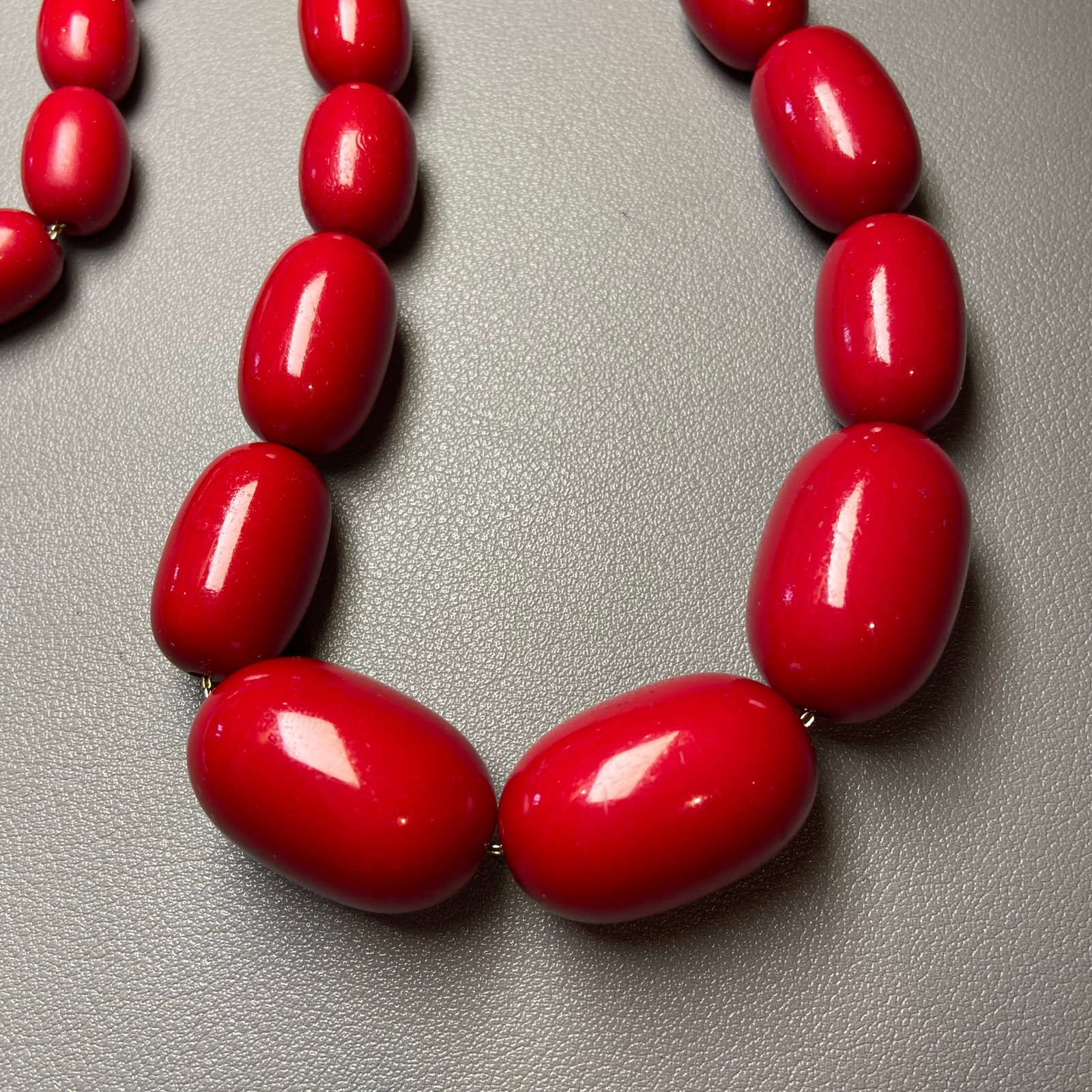Art Deco Cherry Amber Early Plastic Antique Original "WIRE STRUNG" Faturan Graduated Bead Necklace - 5
