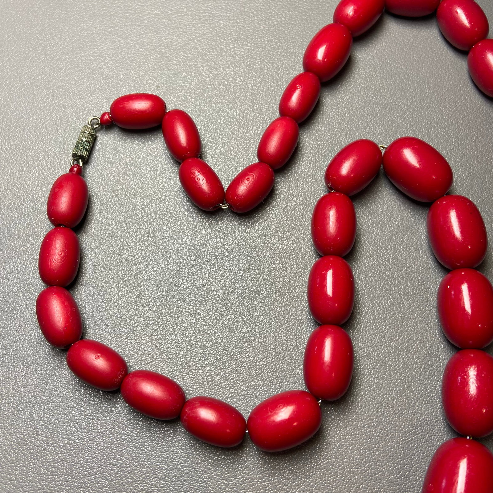 Art Deco Cherry Amber Early Plastic Antique Original "WIRE STRUNG" Faturan Graduated Bead Necklace - 7
