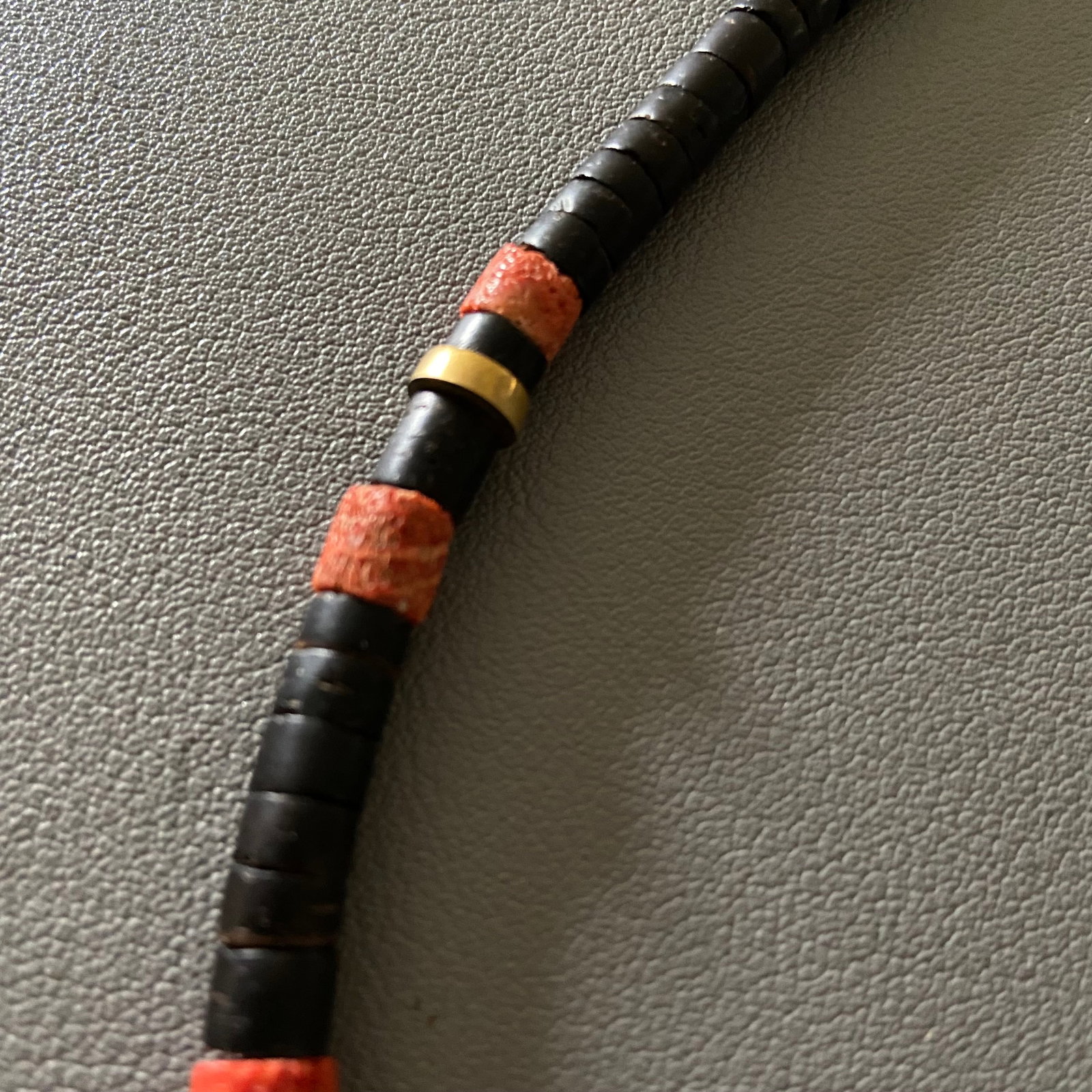Vintage Apple coral black coral Horn Heishi Necklace - 4
