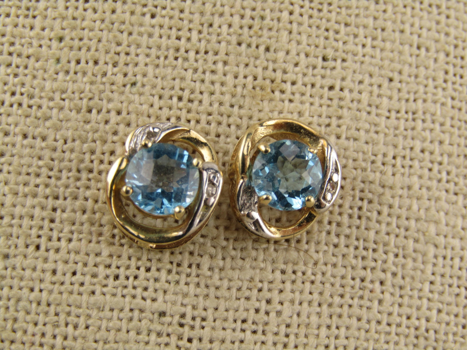 Vintage 10kt Topaz Earrings, Pierced, Studs, 1980's-1990's - 3