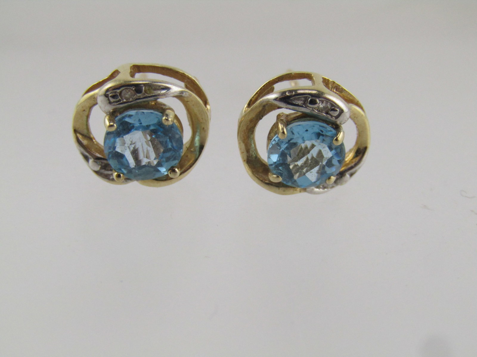 Vintage 10kt Topaz Earrings, Pierced, Studs, 1980's-1990's - 4