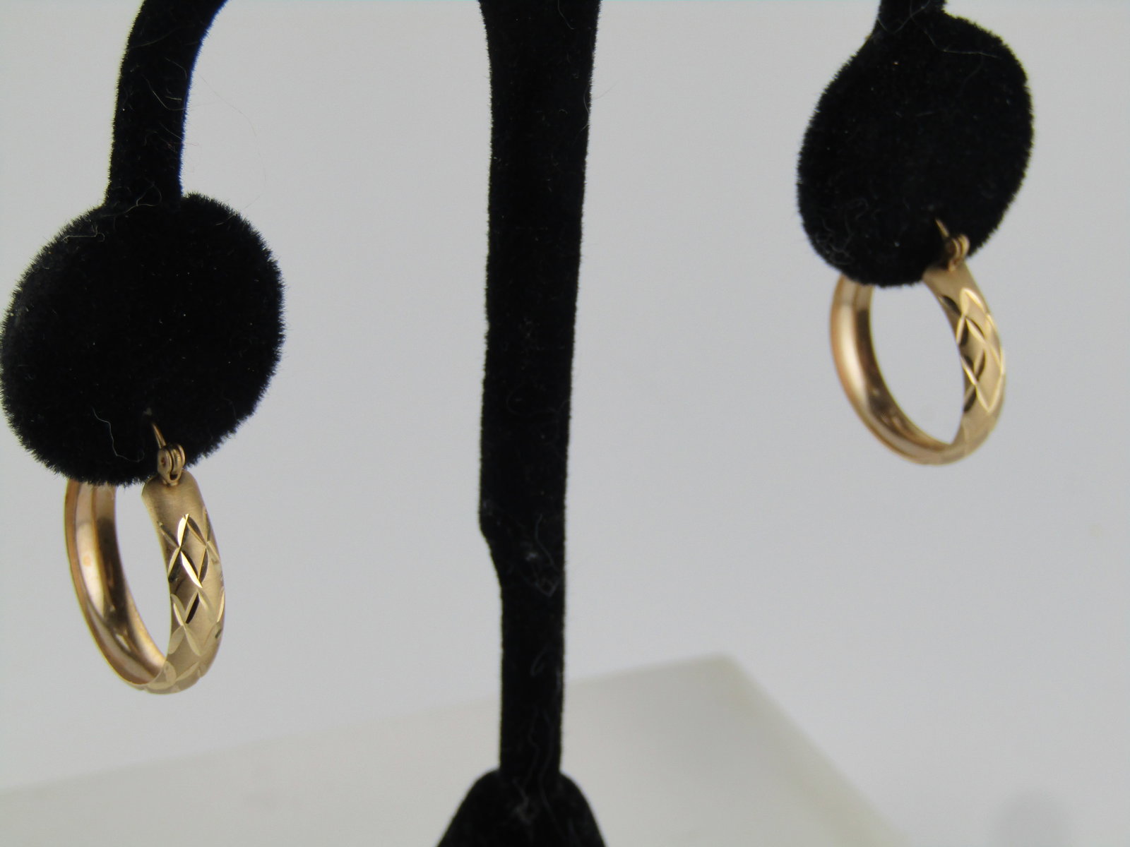 Vintage 10kt Gold Hoop Earrings, Diamond Cut, 1970's-1980's, 1" - 2
