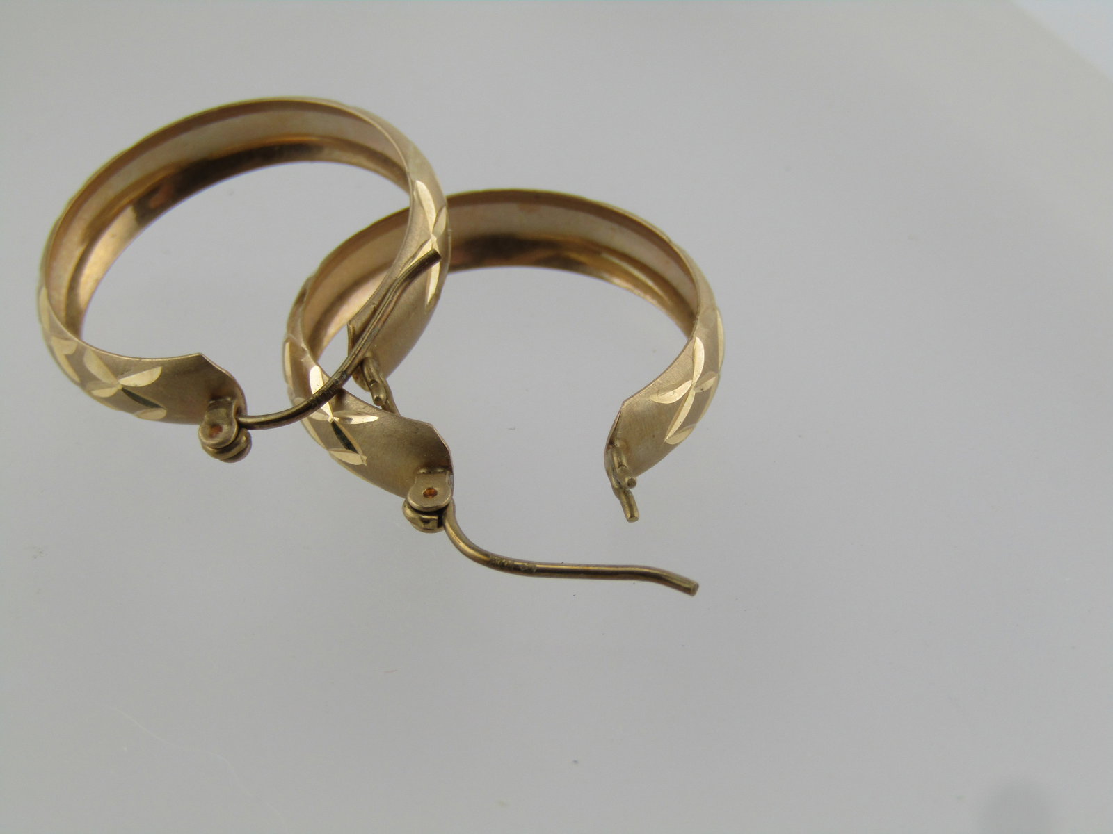Vintage 10kt Gold Hoop Earrings, Diamond Cut, 1970's-1980's, 1" - 7