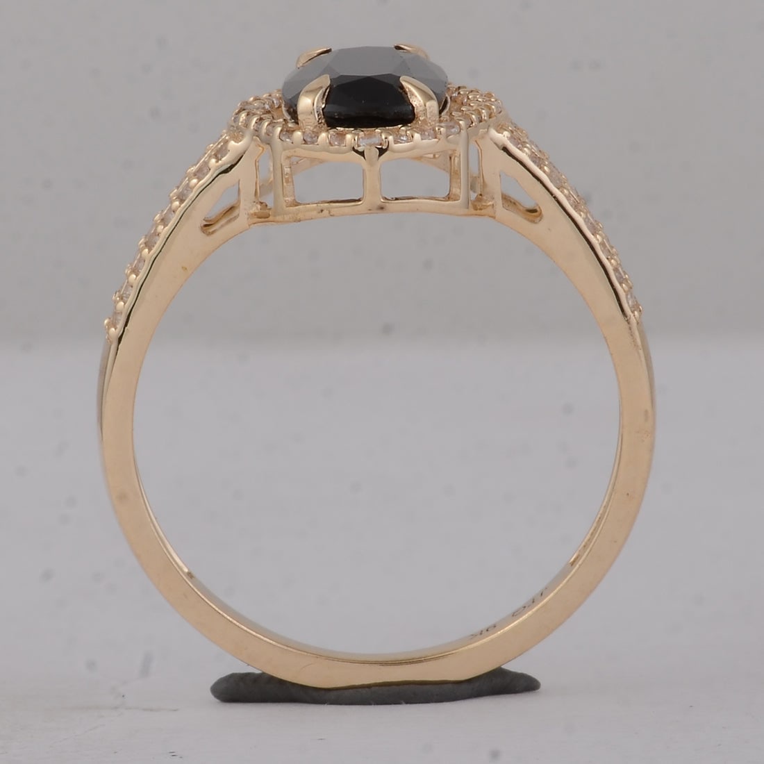 2.16 Ct Cushion Sapphire 9K Gold Ring - 4