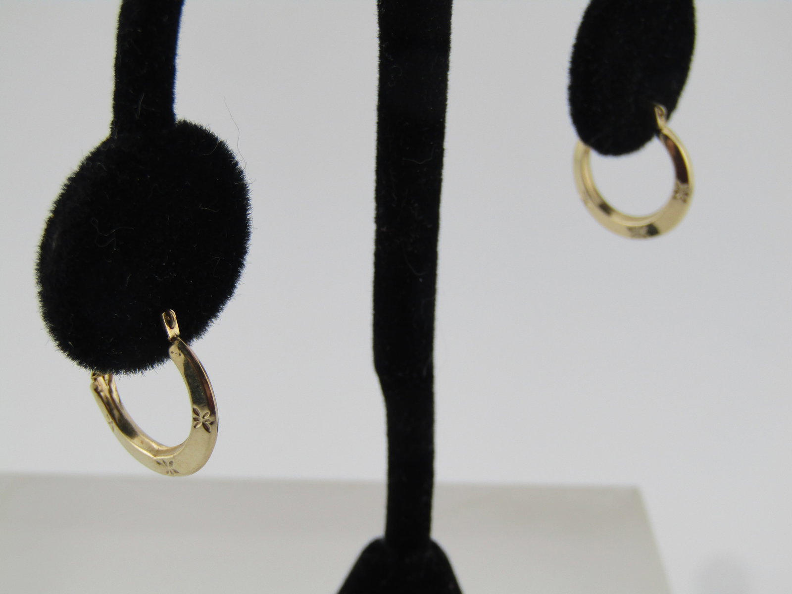 Vintage 10kt Stamped Hoop Earrings, Pierced, 3/4", 1980's-1990's - 2