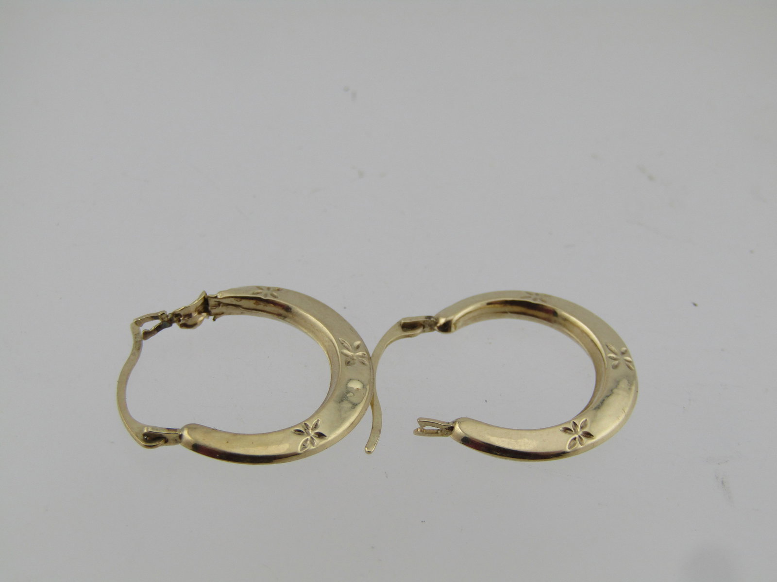 Vintage 10kt Stamped Hoop Earrings, Pierced, 3/4", 1980's-1990's - 6