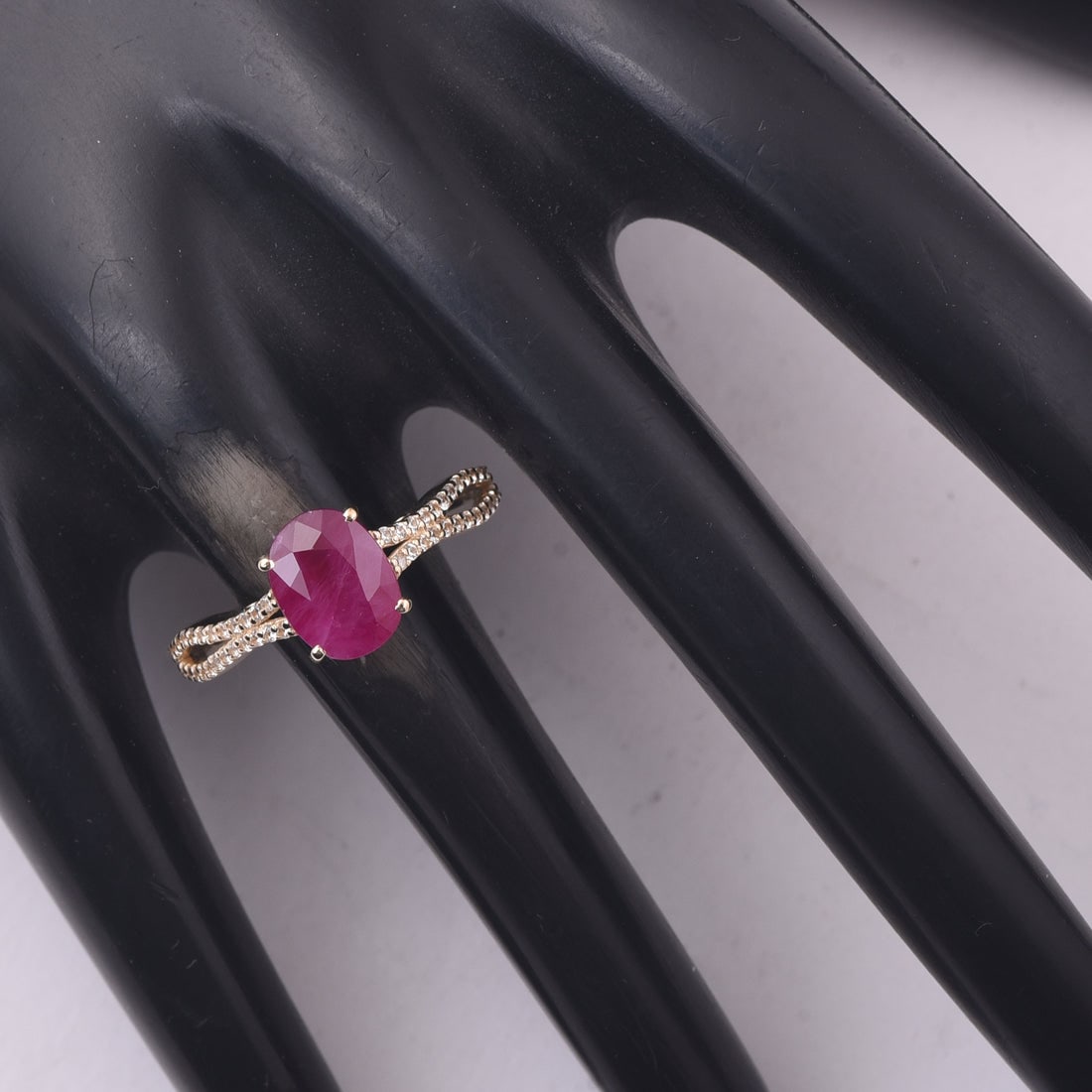 2.34 Ct Oval Ruby 9K Gold Ring - 2