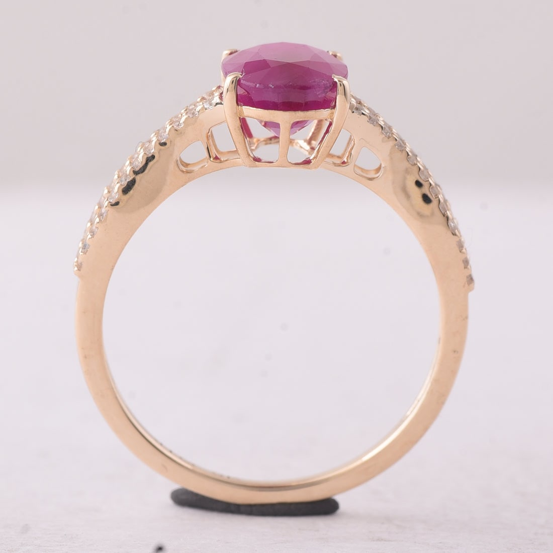 2.34 Ct Oval Ruby 9K Gold Ring - 4
