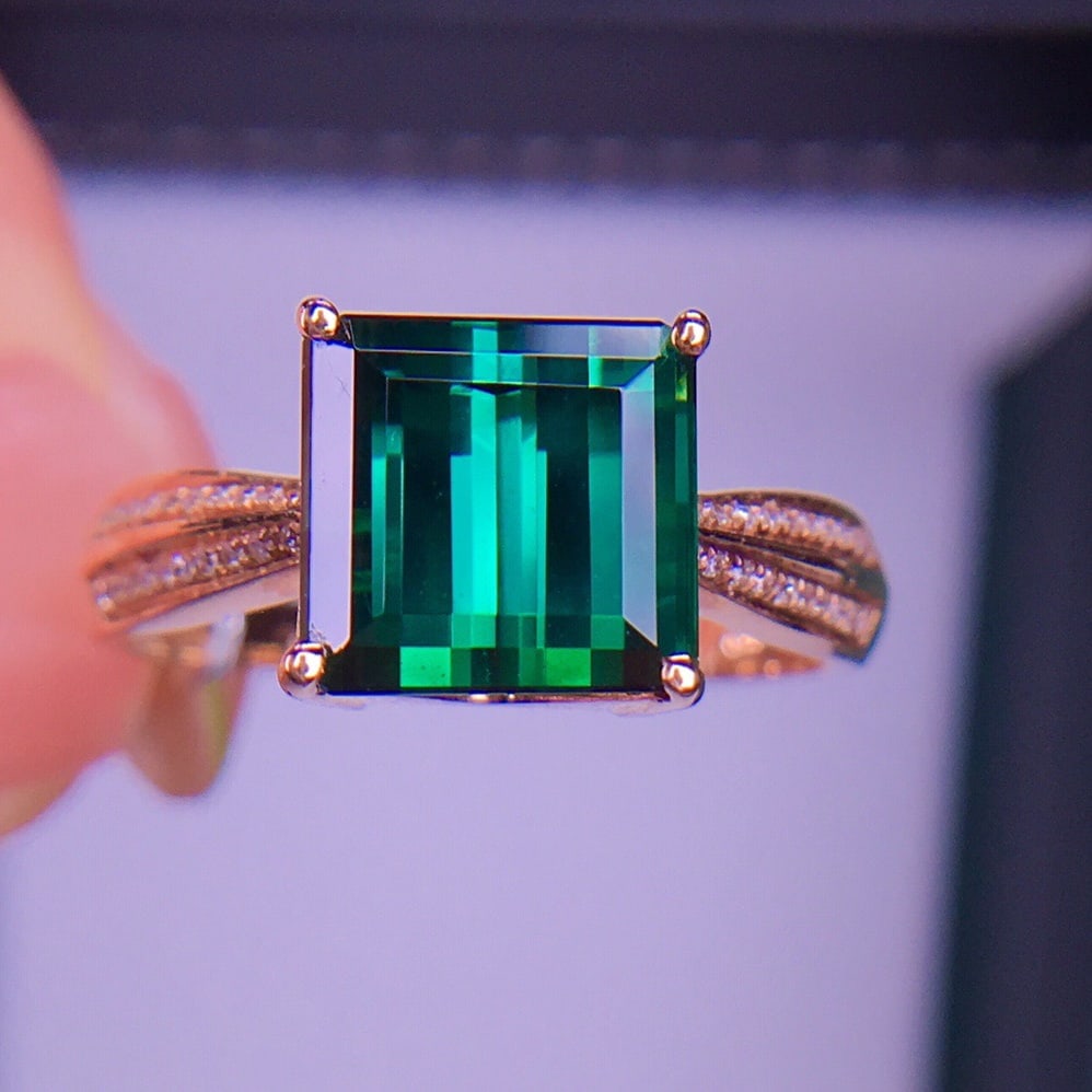 14K GOLD 4.3 CT NATURAL TOURMALINE & DIAMOND RING: Title:14K GOLD 4.3 CT NATURAL TOURMALINE & DIAMOND RING Description:Ref:230656427Gold Content:14K GoldRing Size:7.25USMain Gemstone:TourmalineNumber of stones:1Shape:OctagonalCarat Weight:4.3ct