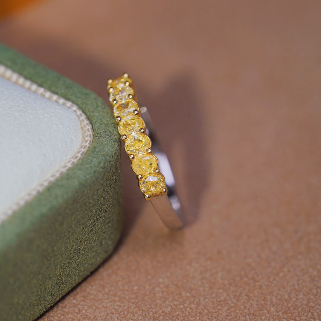 14K GOLD 0.70 CT NATURAL YELLOW DIAMOND RING - 4