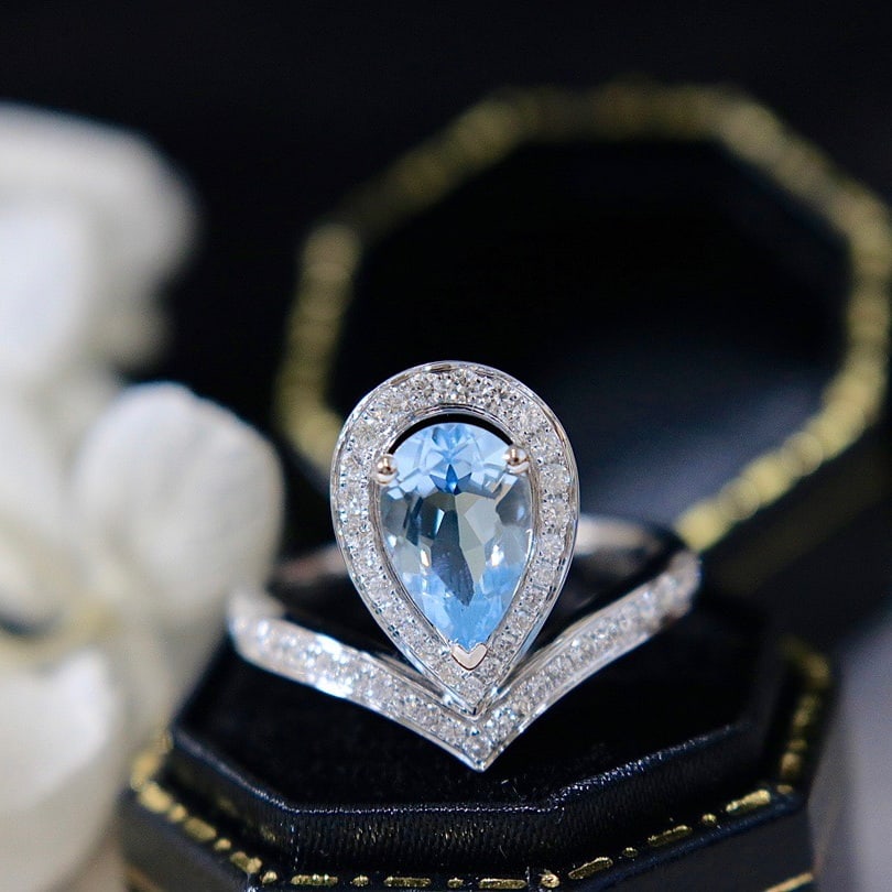 14K GOLD 1.57 CTW NATURAL AQUAMARINE & DIAMOND RING: Title:14K GOLD 1.57 CTW NATURAL AQUAMARINE & DIAMOND RING Description:Ref:230656433Gold Content:14K GoldRing Size:7.25USMain Gemstone:AquamarineNumber of stones:1Shape:PearCarat Weight:1.17ct