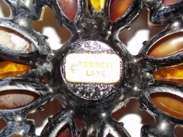 Kenneth Lane Poured Glass Gripoix Maltese Cross Pin - 6