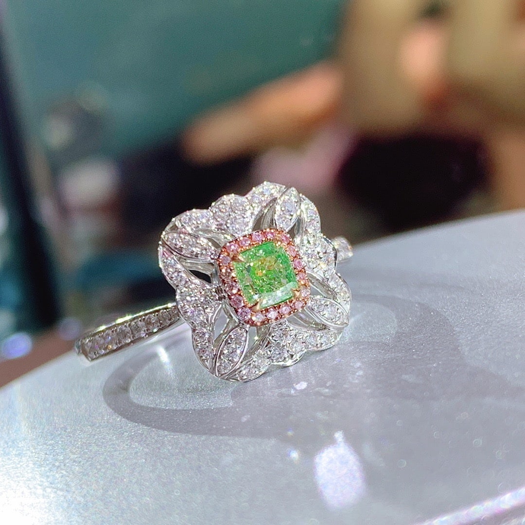 14K GOLD 0.50 CTW NATURAL GREEN DIAMOND & DIAMOND RING - 3