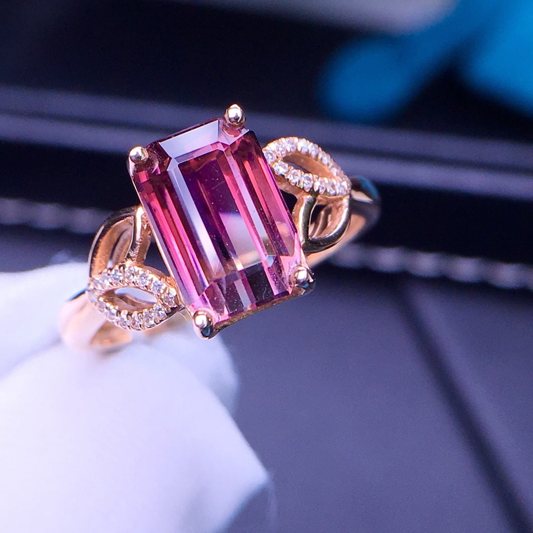 14K GOLD 3.3 CT NATURAL TOURMALINE & DIAMOND RING: Title:14K GOLD 3.3 CT NATURAL TOURMALINE & DIAMOND RING Description:Ref:230656475Gold Content:14K GoldRing Size:7.25USMain Gemstone:TourmalineNumber of stones:1Shape:OctagonalCarat Weight:3.3ct Color: