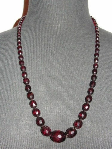Graduated Faceted Cherry Amber Bead Bakelite Necklace - 2