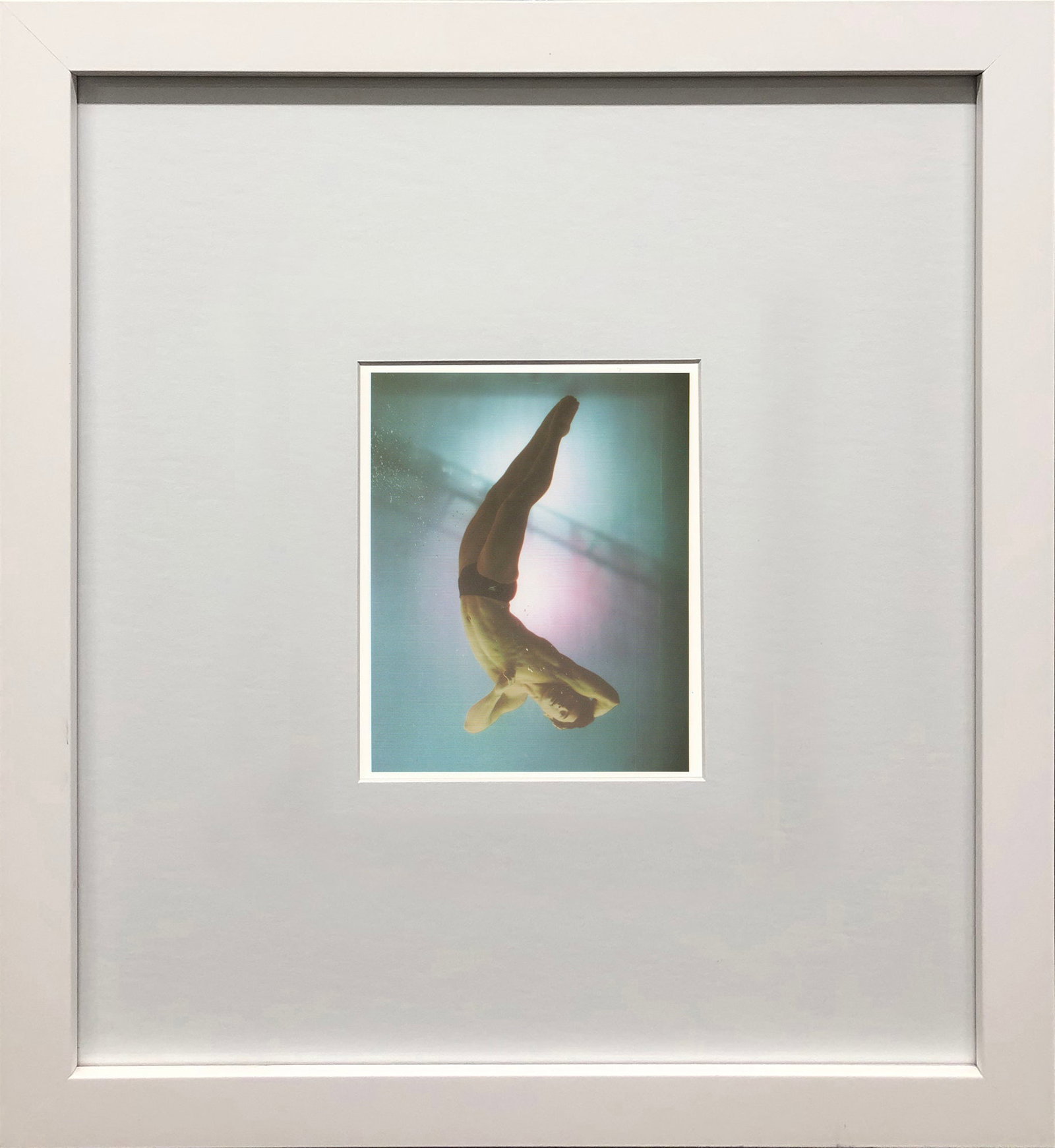 Annie Leibovitz - Greg Louganis, Los Angeles - 1992 Offset Lithograph 7" x 5": Title: Annie Leibovitz - Greg Louganis, Los Angeles - 1992 Offset Lithograph 7" x 5" Description: "Greg Louganis, Los Angeles" by Annie Leibovitz, 1992 Unsigned Offset Lithograph. Paper size is 7 x 5 