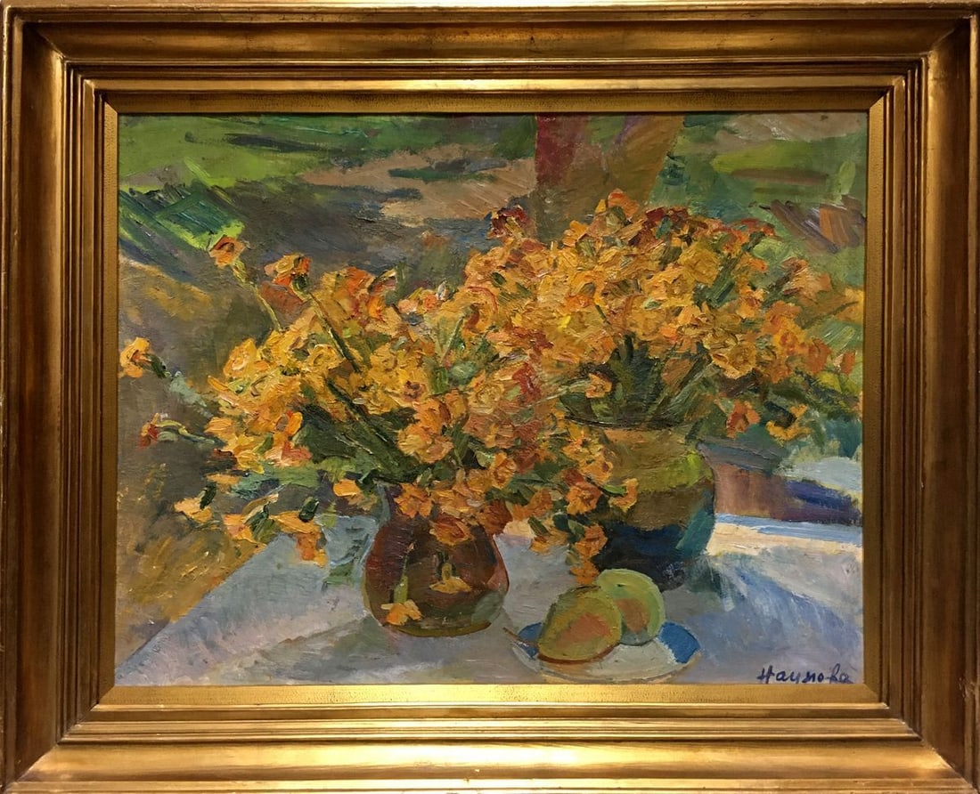 Oil painting Flowers in a vase Naumova Tamara Sergeevna (1 of 10)