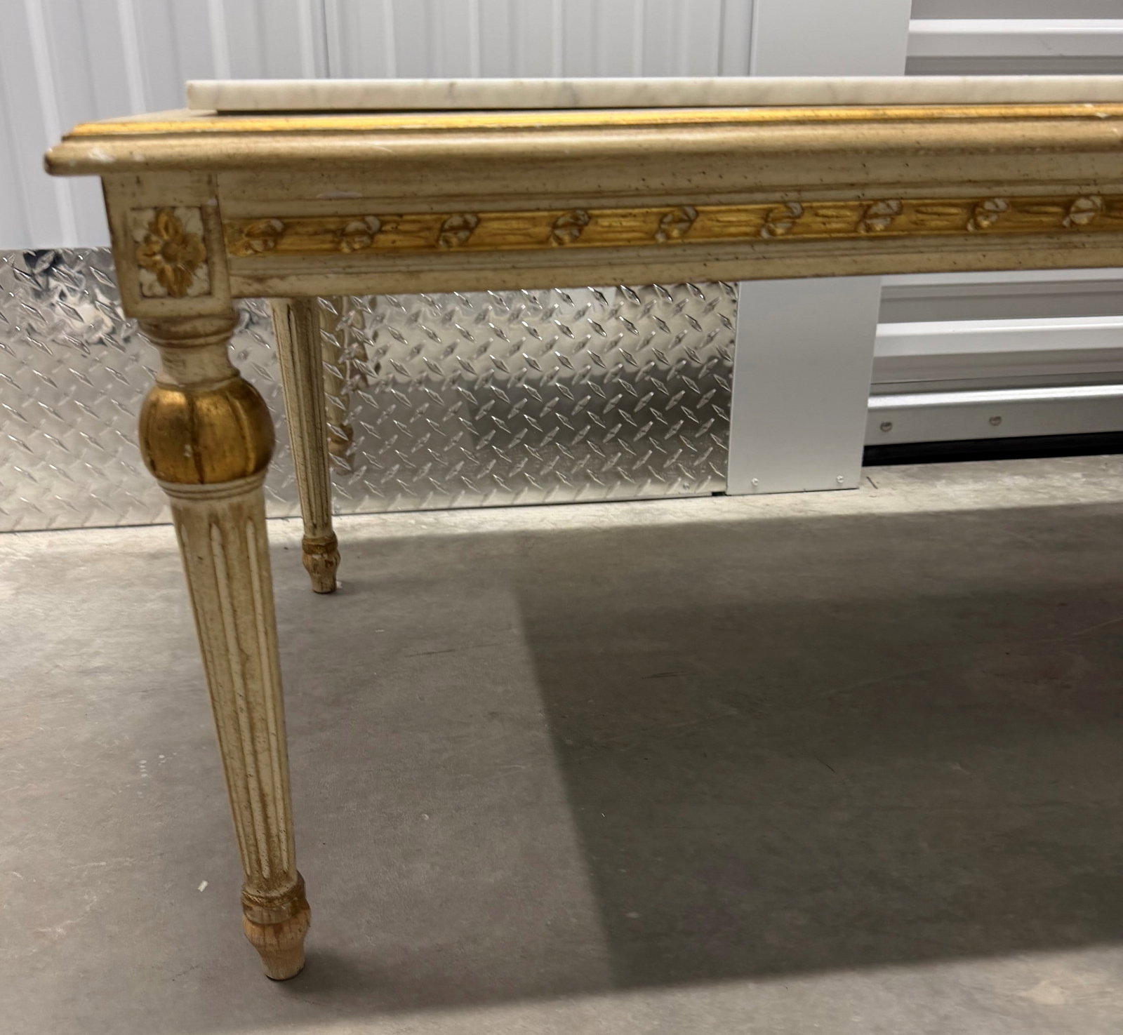 Italian Neoclassical Style Giltwood and Marble Console Table - 5
