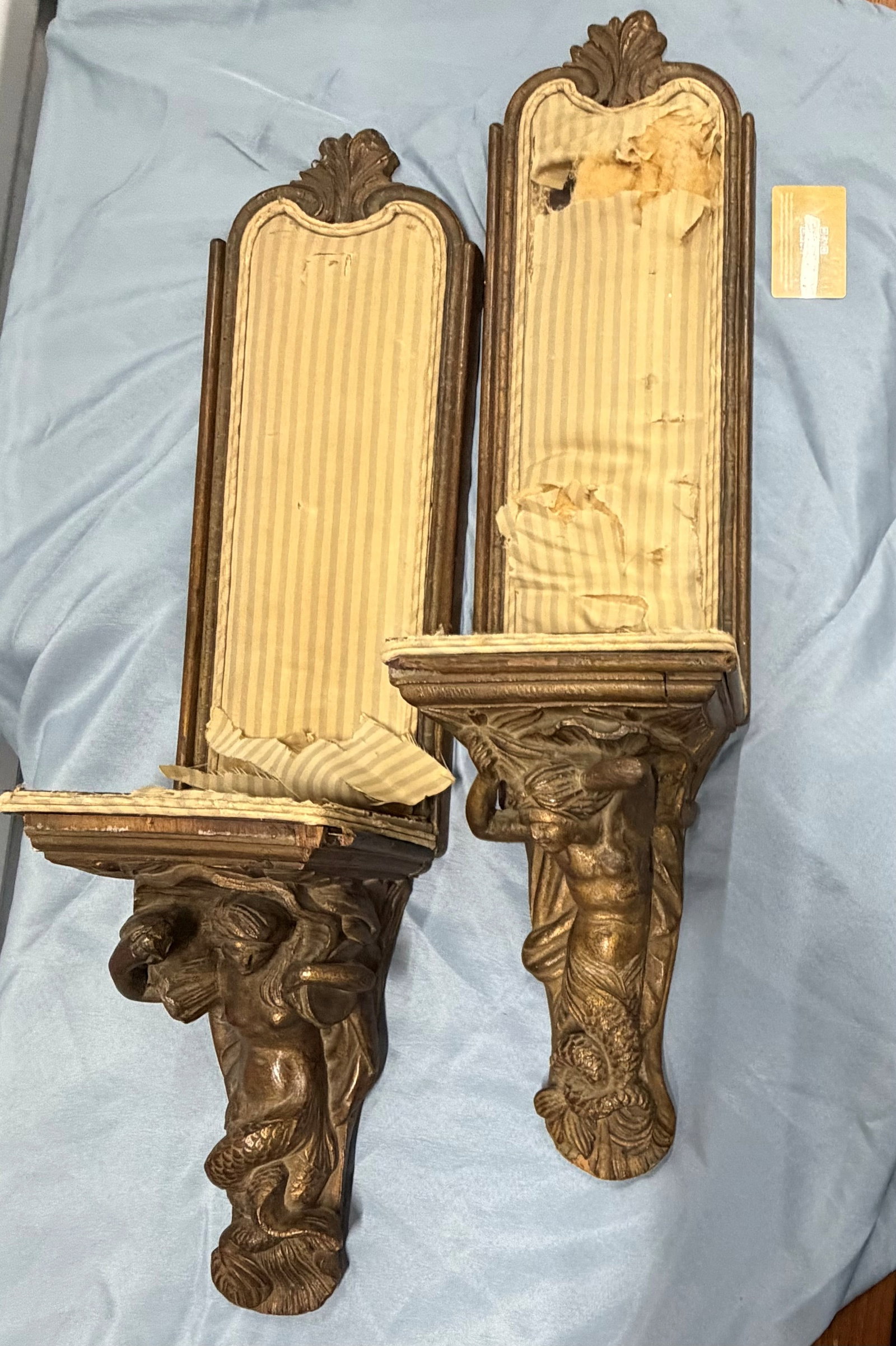 Pair of Carved Giltwood Wall Sconces with Mythological Figures (Nereids or Tritons) - 4