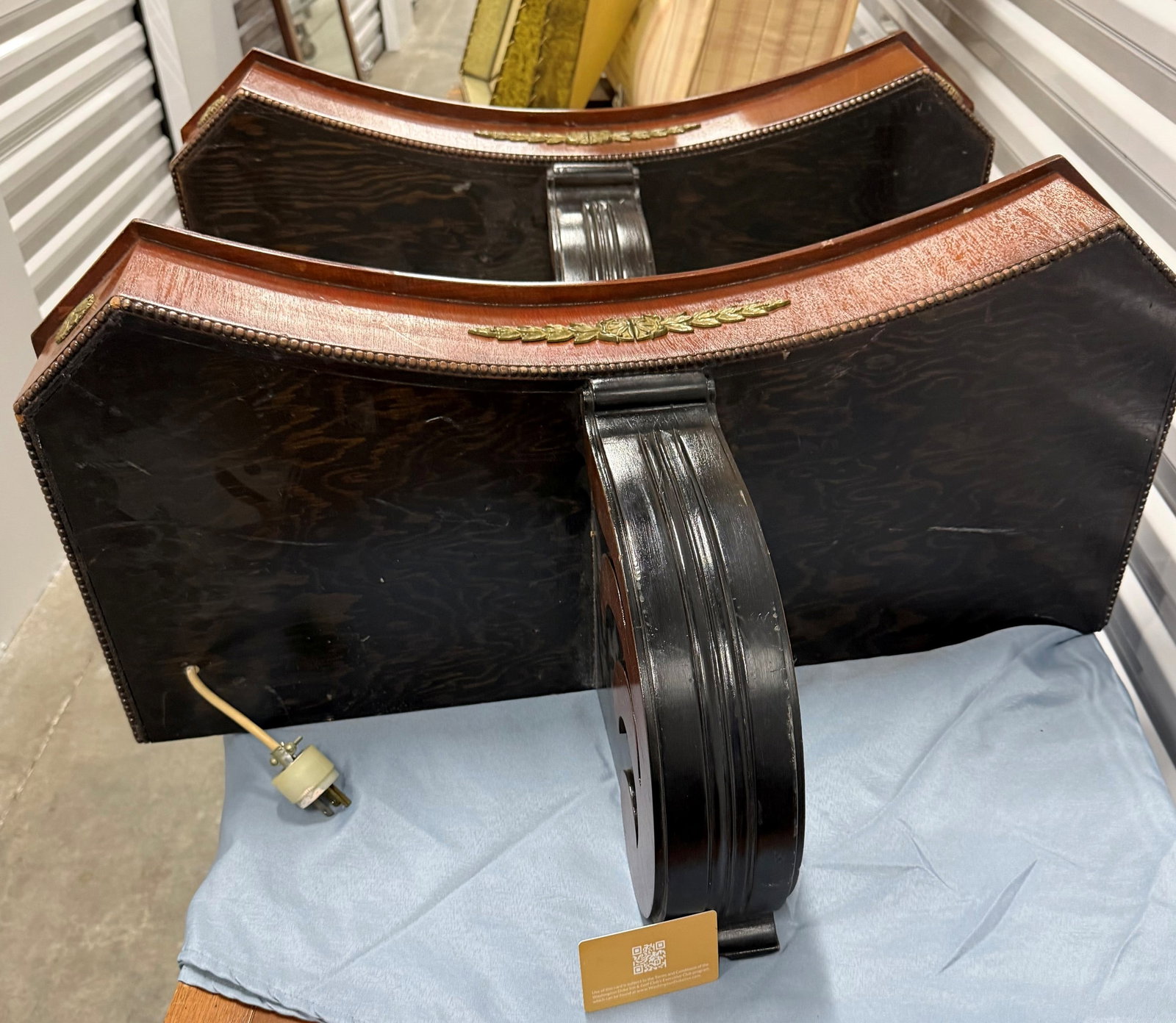Pair of Edwardian Sconces with Faux Wood Grain and Gilt Accents - 7