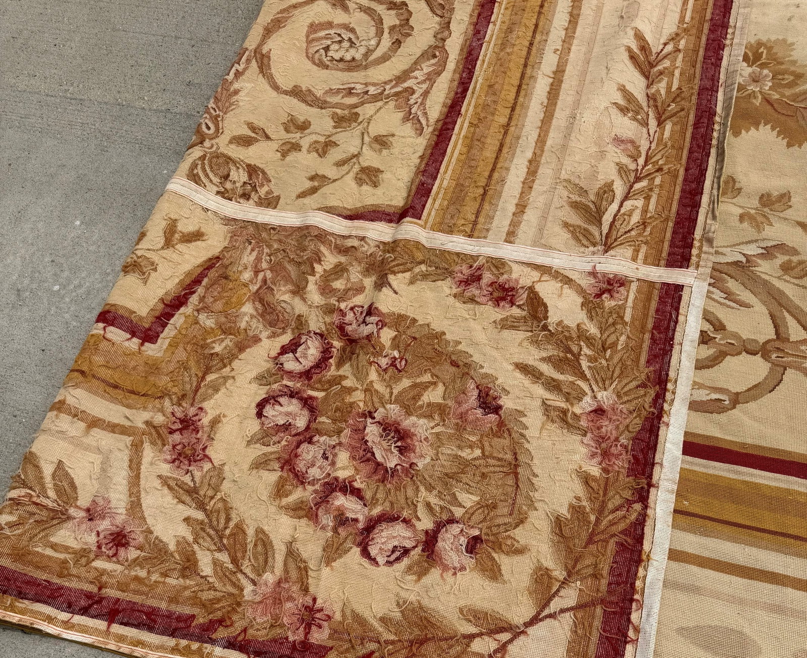Large-Scale Neoclassical Style Aubusson Style Carpet, 20th Century - 5