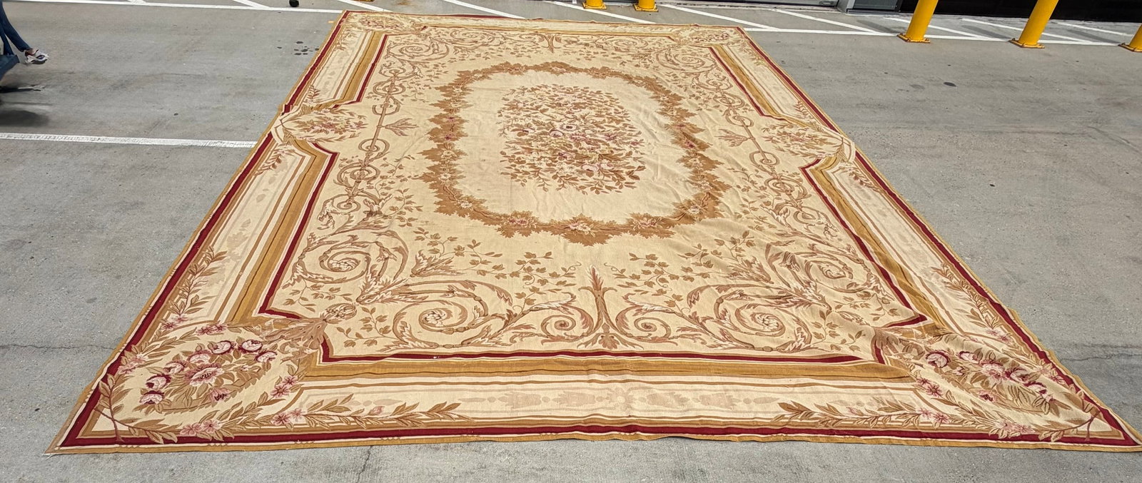 Large-Scale Neoclassical Style Aubusson Style Carpet, 20th Century - 9
