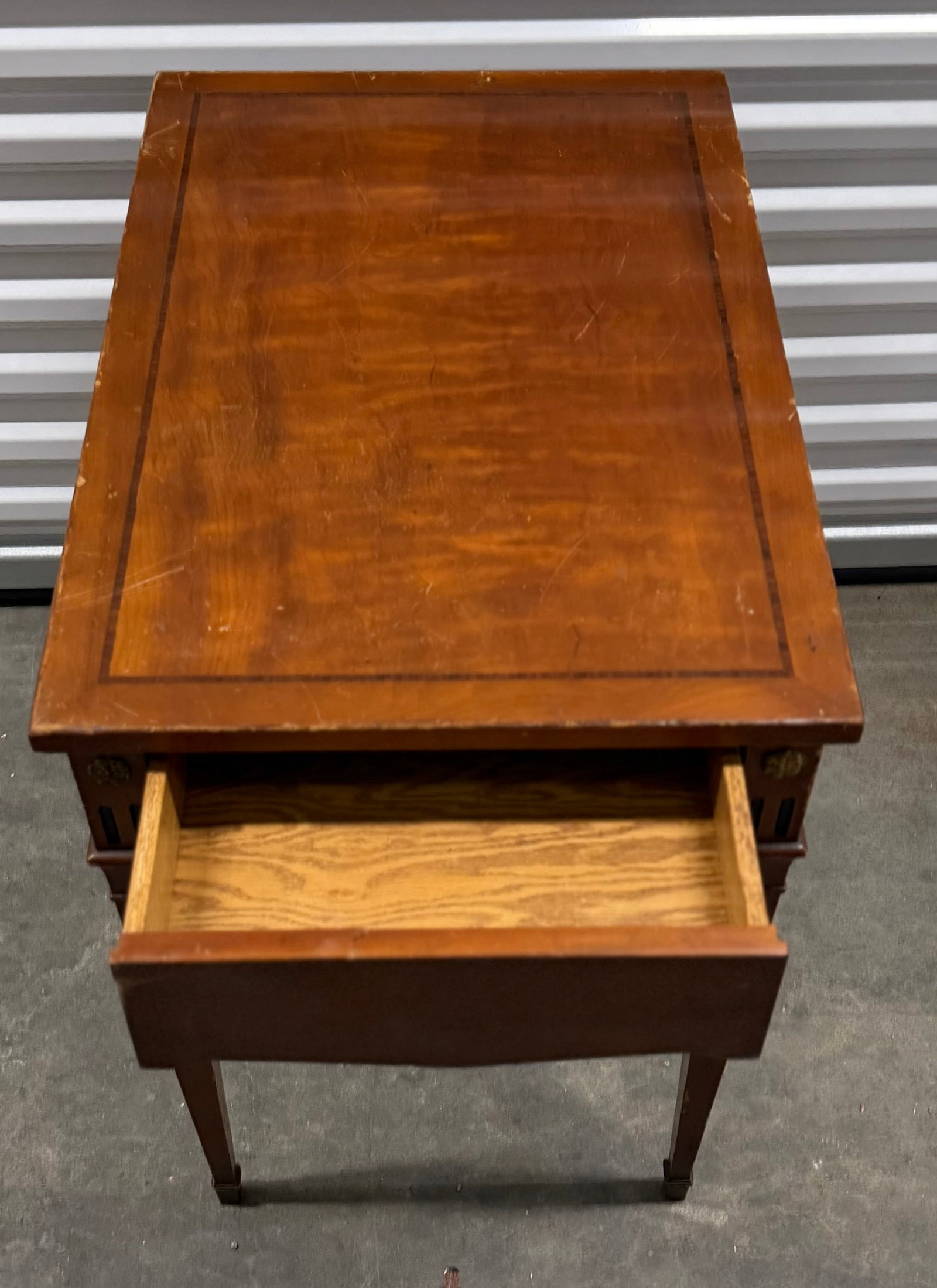 Federal Style Inlaid Mahogany Side Table with Single Drawer - 3