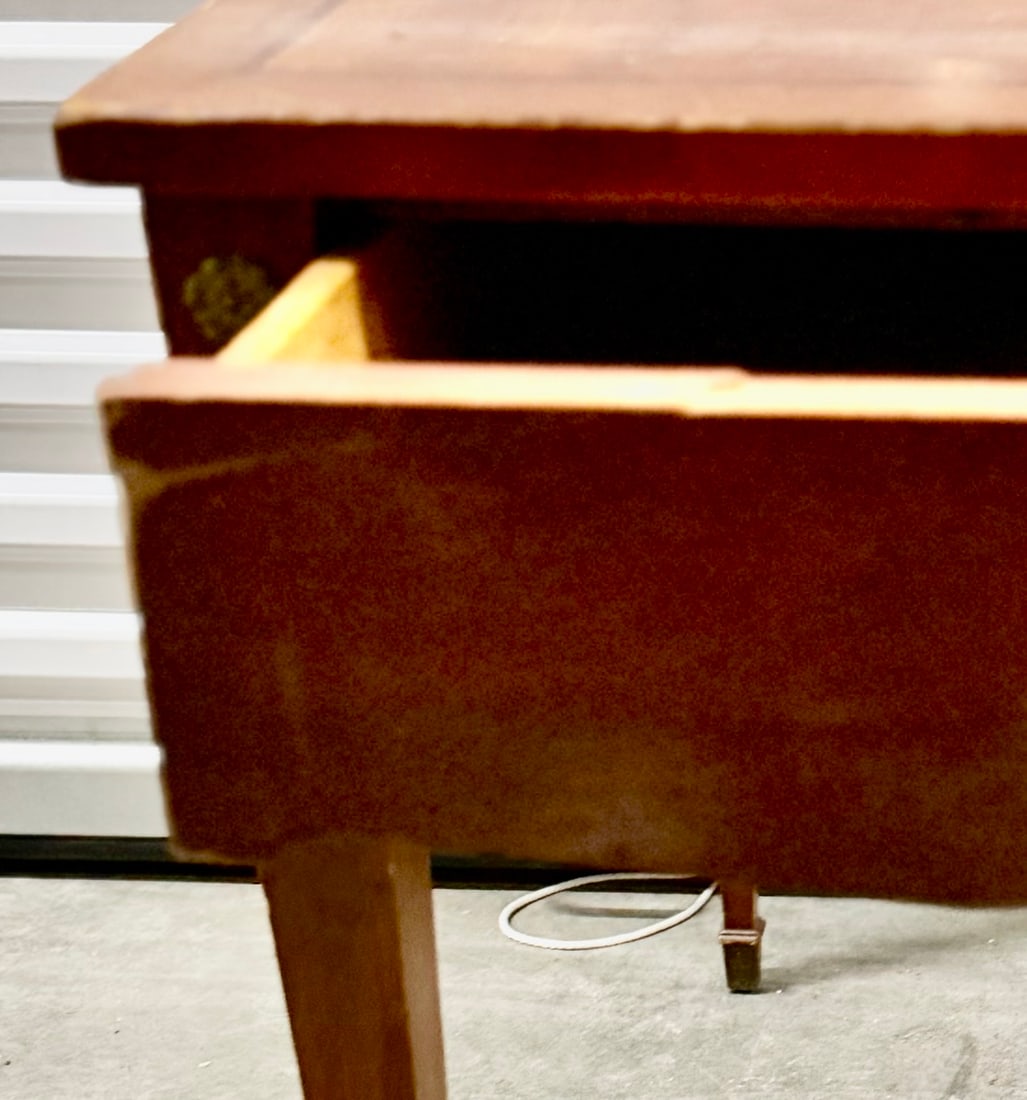 Federal Style Inlaid Mahogany Side Table with Single Drawer - 5