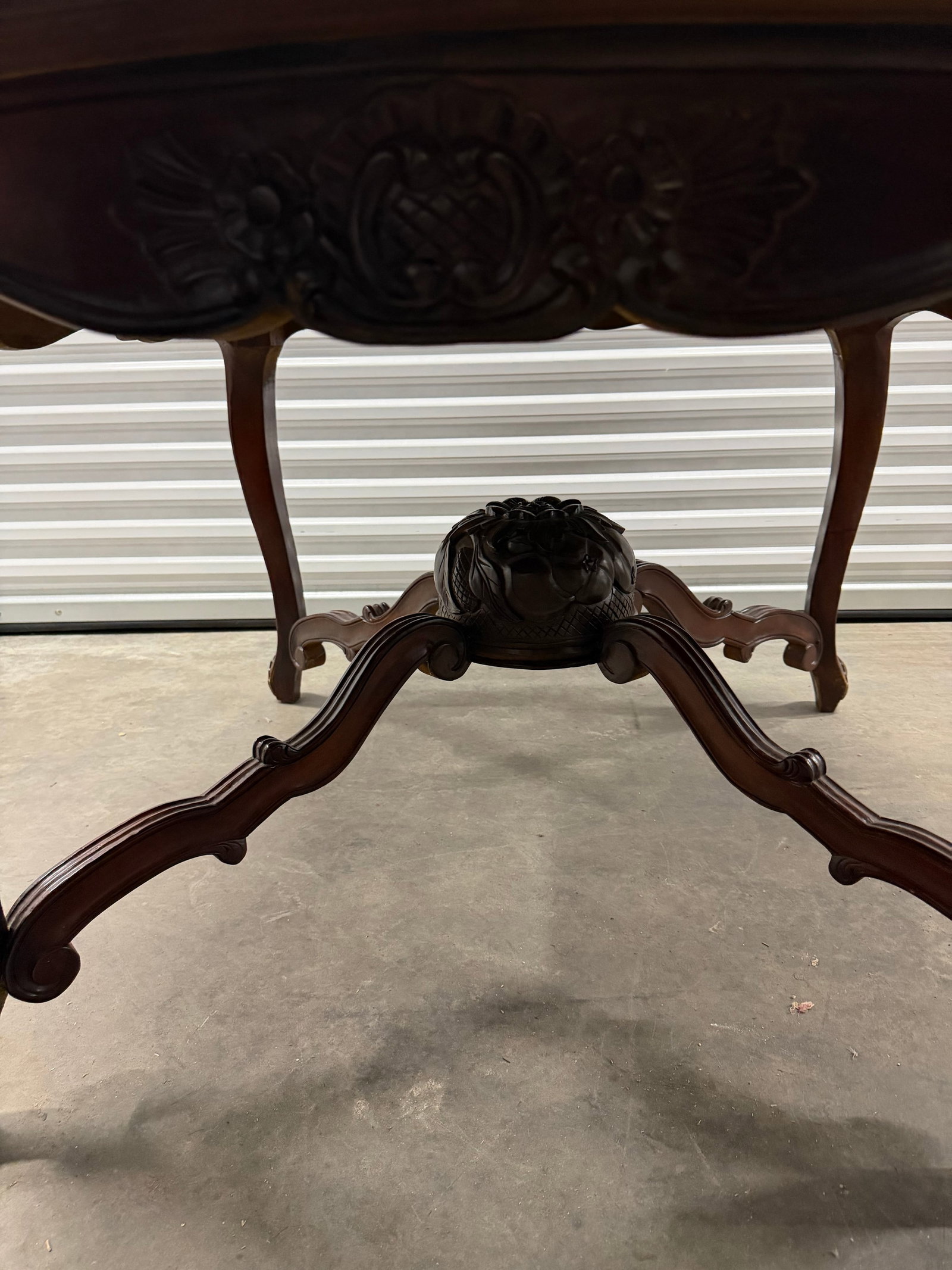 Carved Mahogany Round Center Table - 3