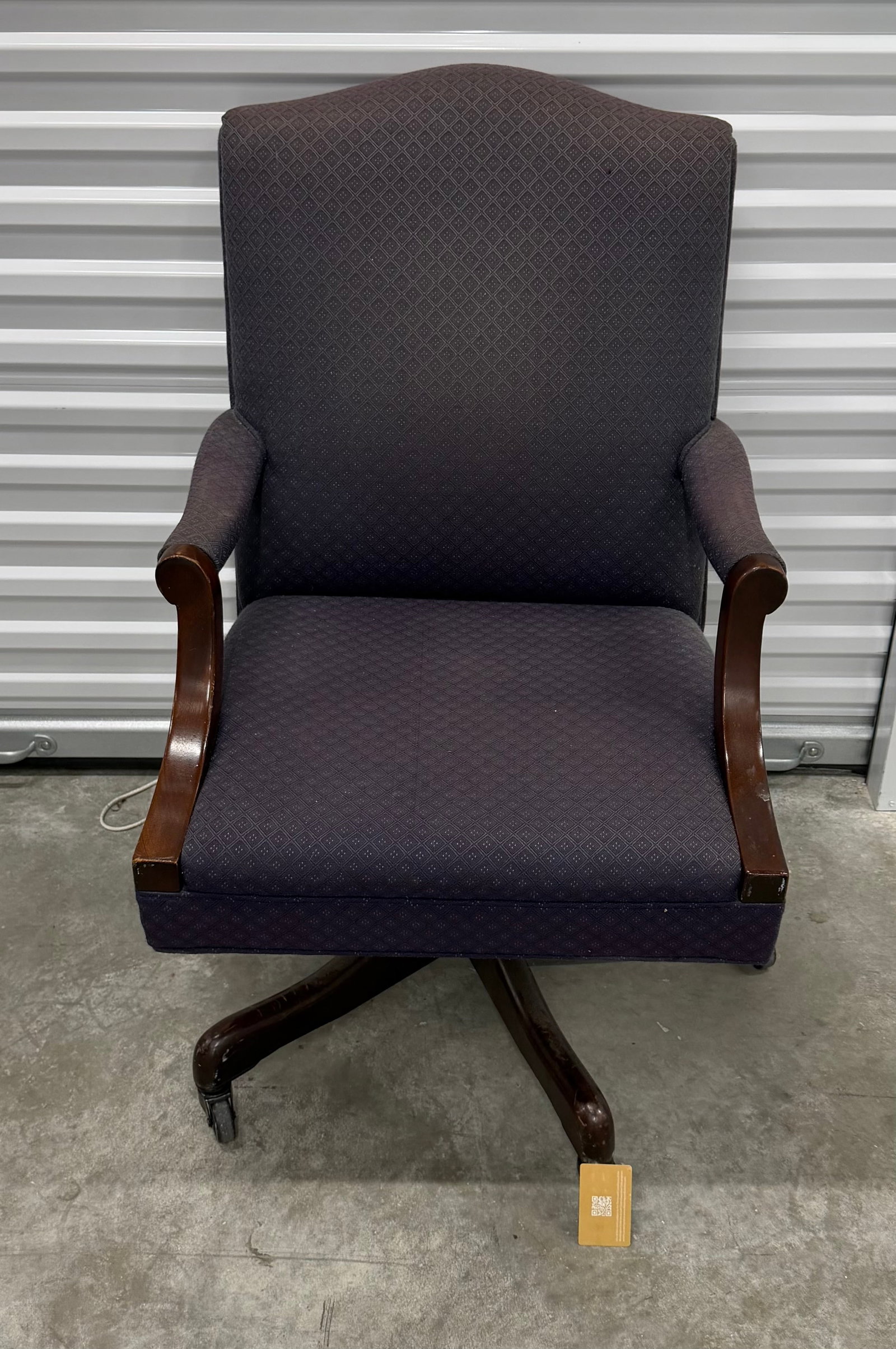 Traditional Style Upholstered Swivel Office Chair - 3