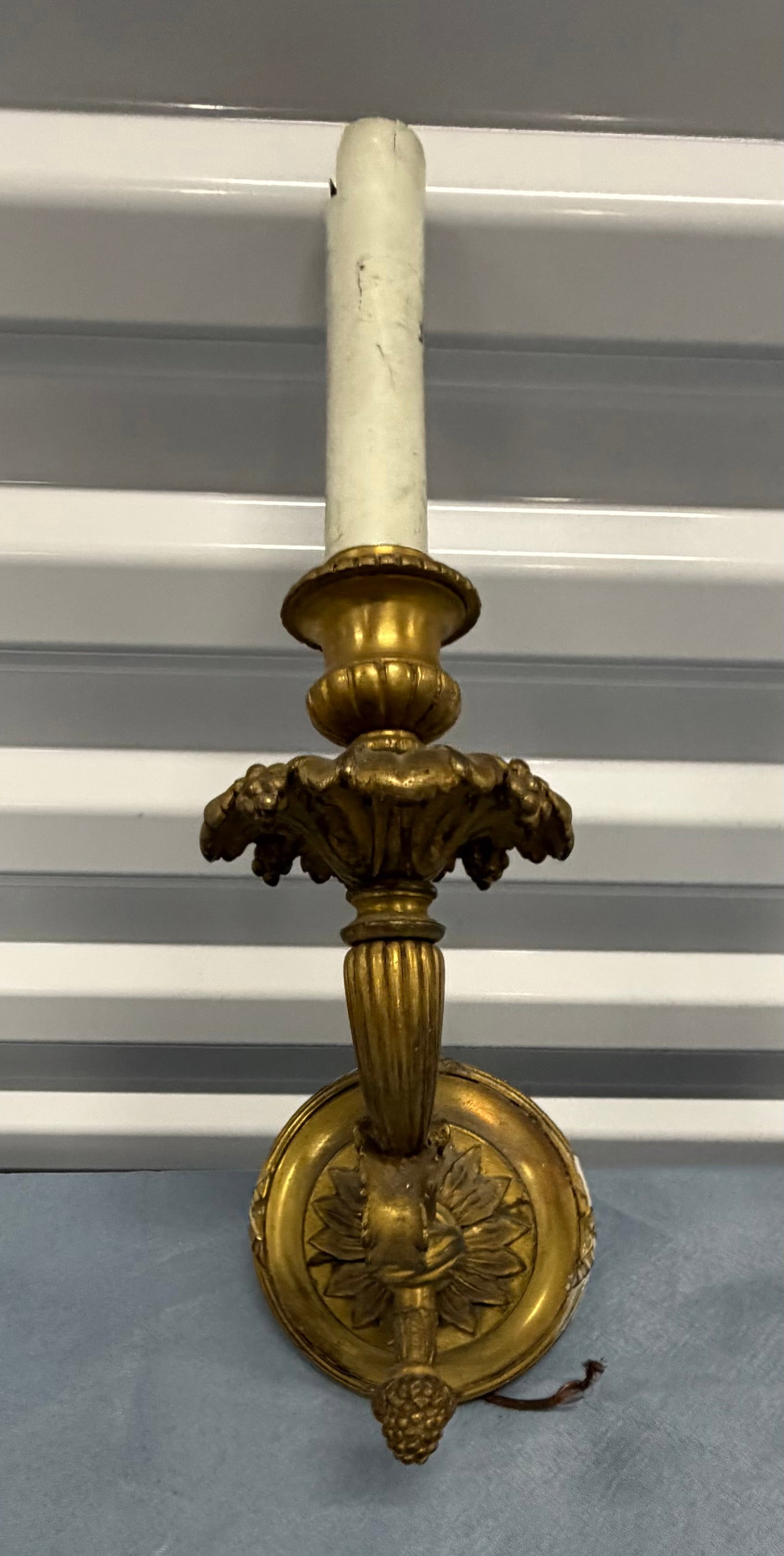 Gilt Bronze Wall Sconce, Neoclassical Style - 3