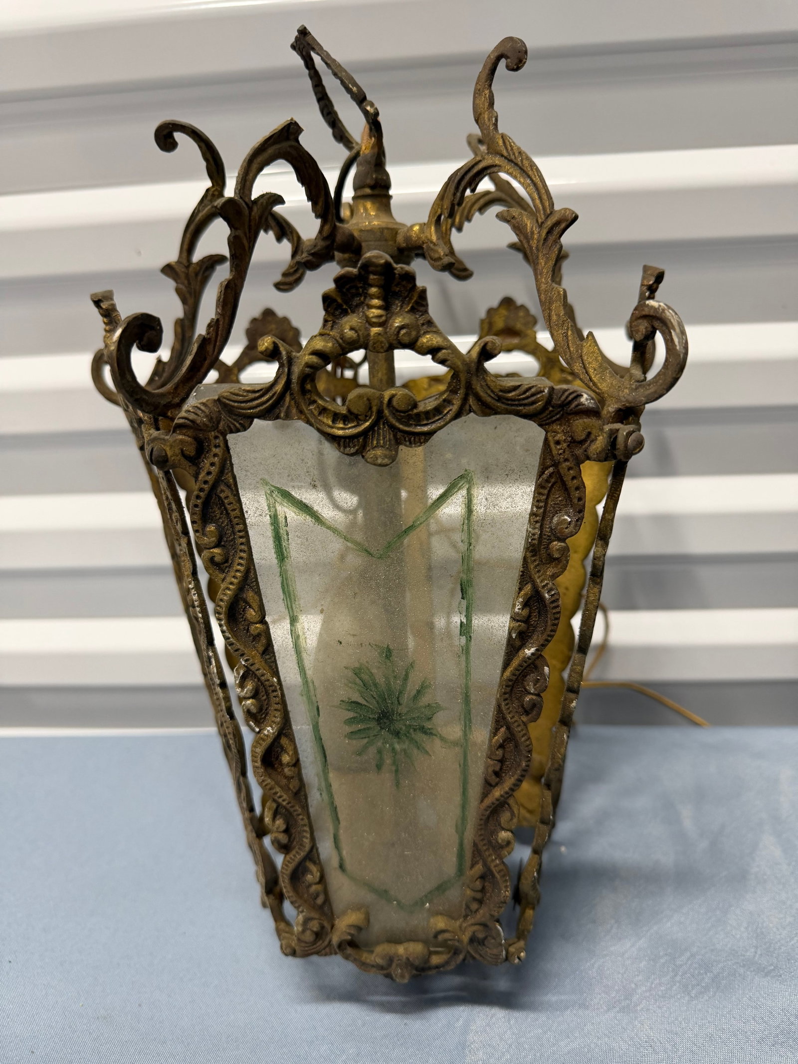 Gilt Bronze and Frosted Glass Hall Lantern - 4