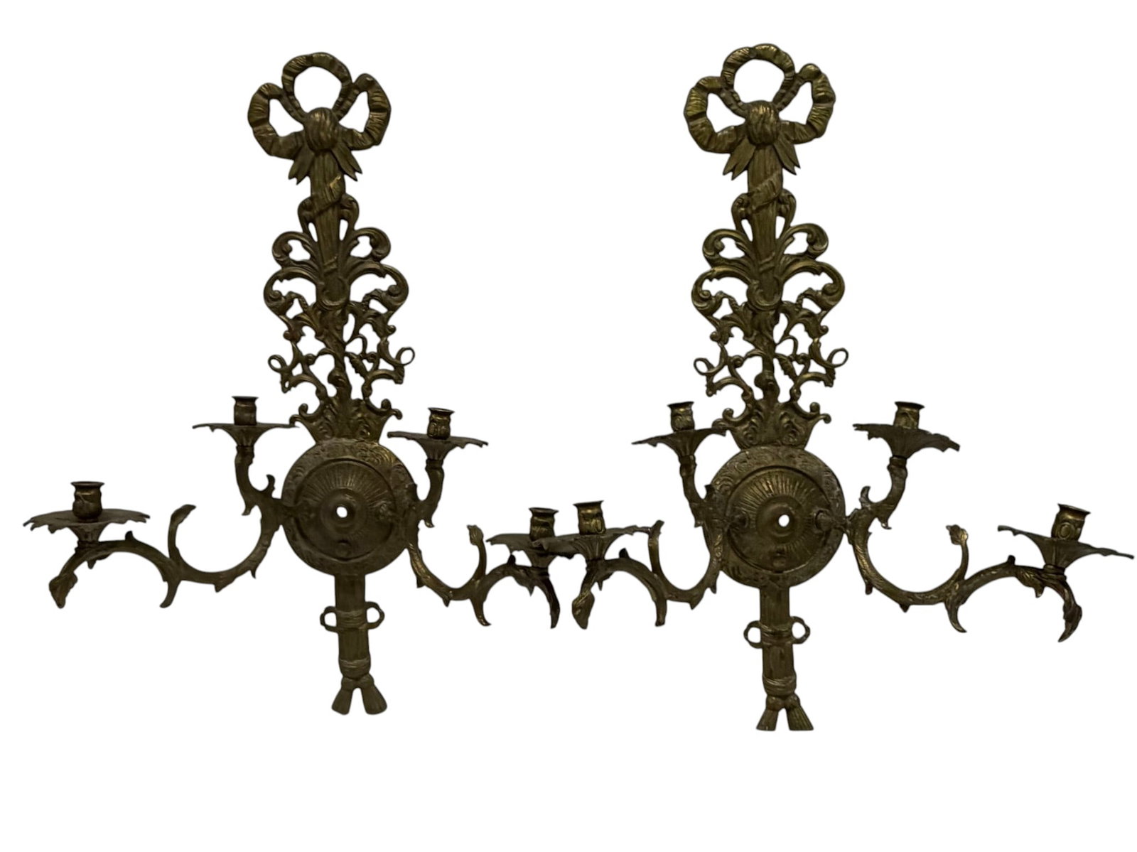 Pair of Ornate Gilt Bronze Rococo Style Sconces: A stunning pair of gilt bronze Rococo style sconces, likely dating from the late 19th or early 20th century. Each sconce features an elaborate backplate adorned with scrolling acanthus leaves and a ri