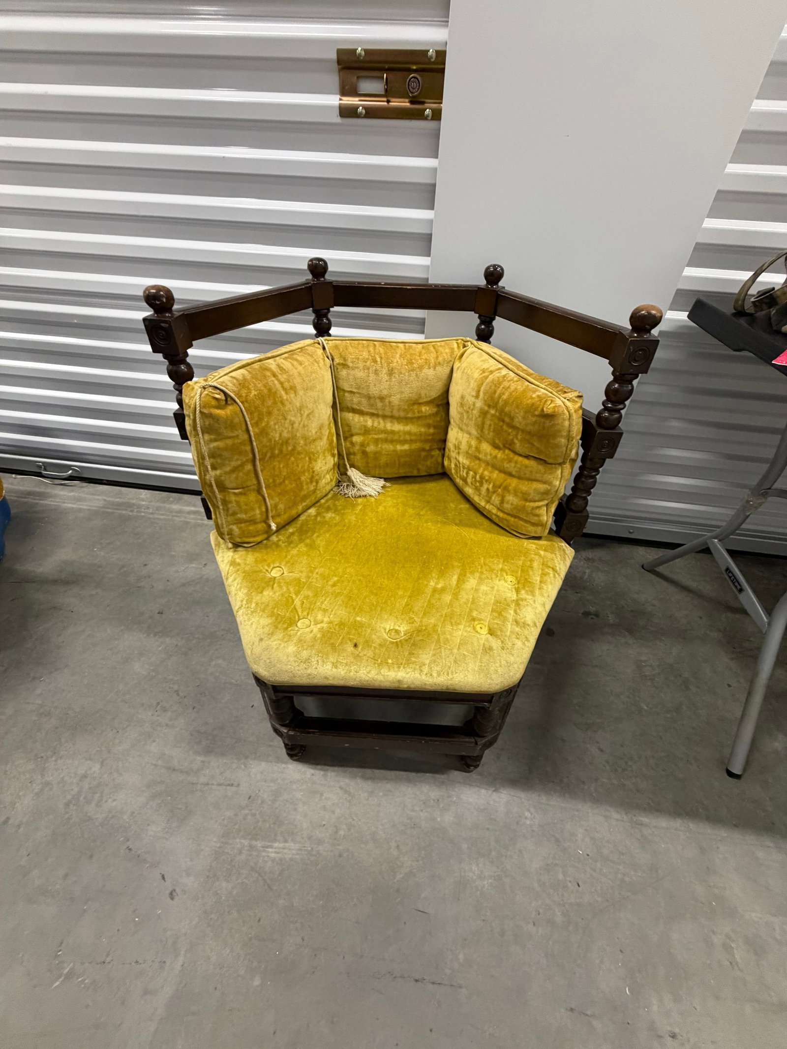 Victorian Style Corner Chair with Chartreuse Velvet Upholstery - 4