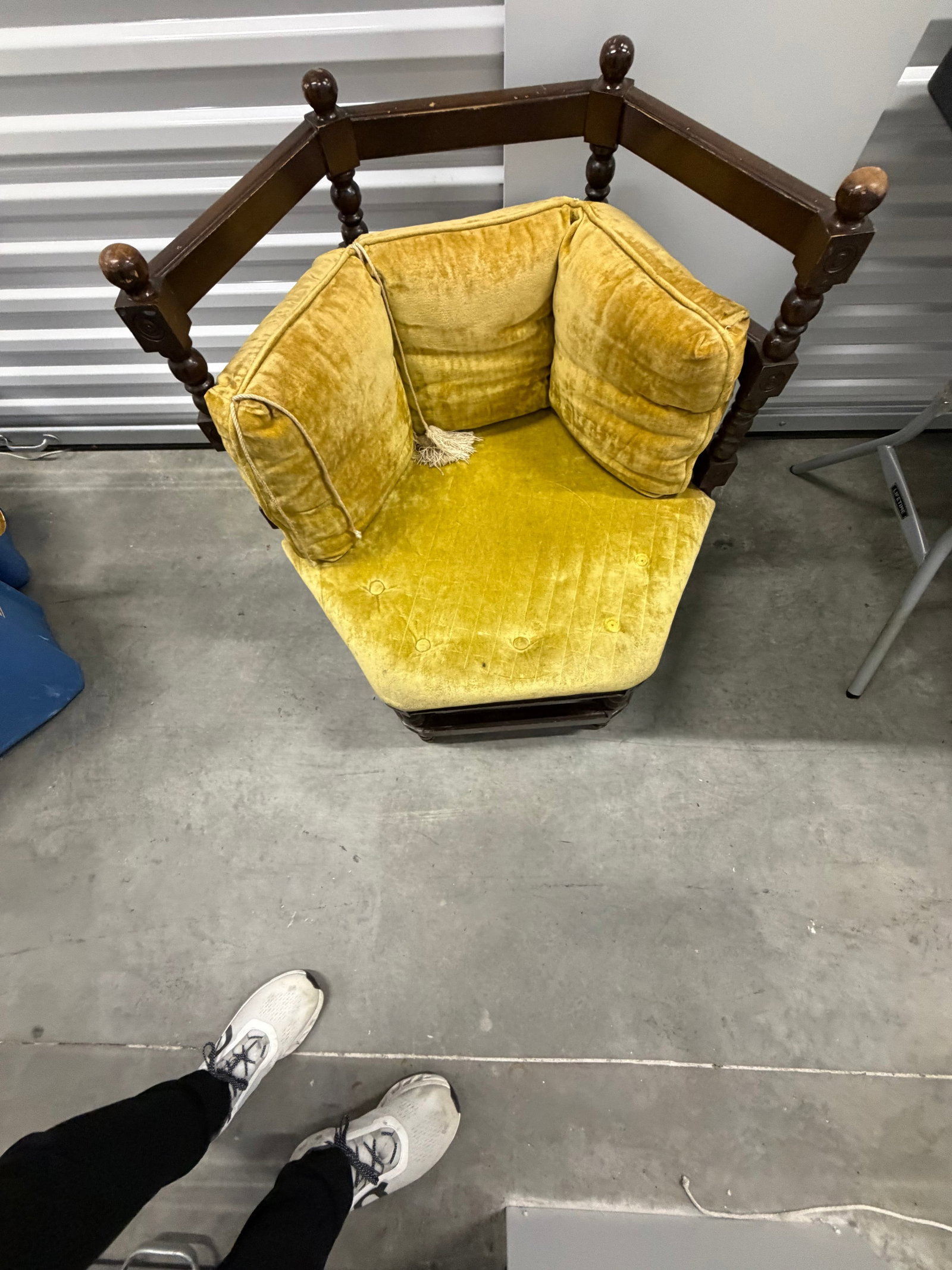 Victorian Style Corner Chair with Chartreuse Velvet Upholstery - 5