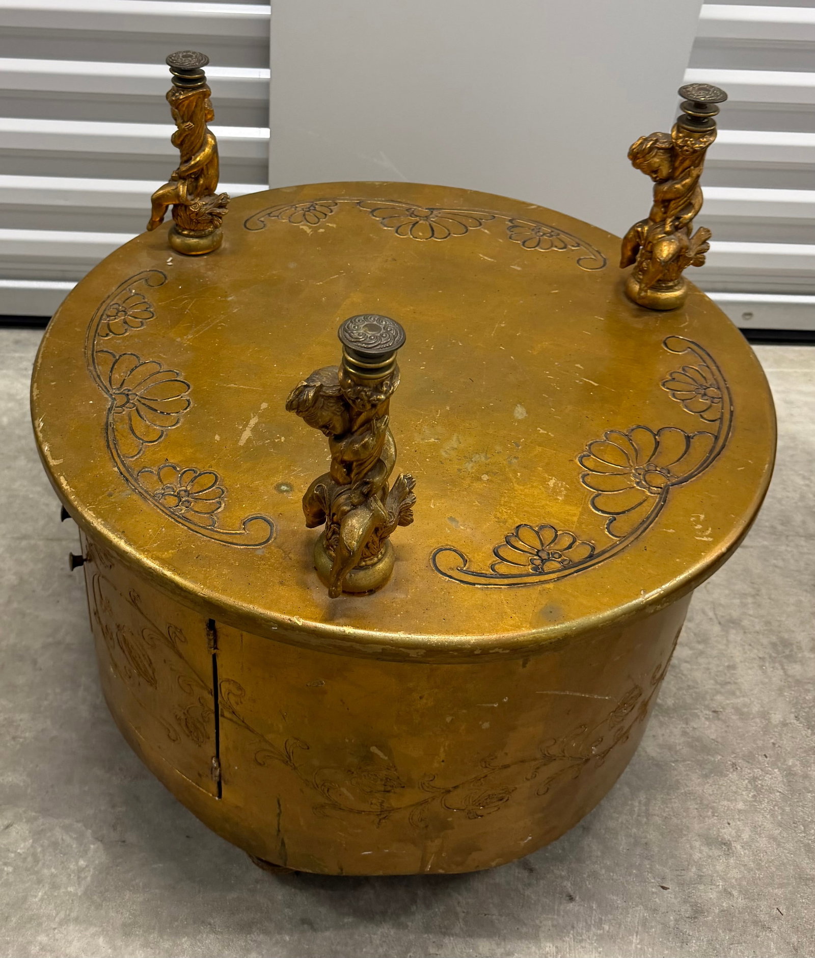 Giltwood Neoclassical Style Round Side Table - 2
