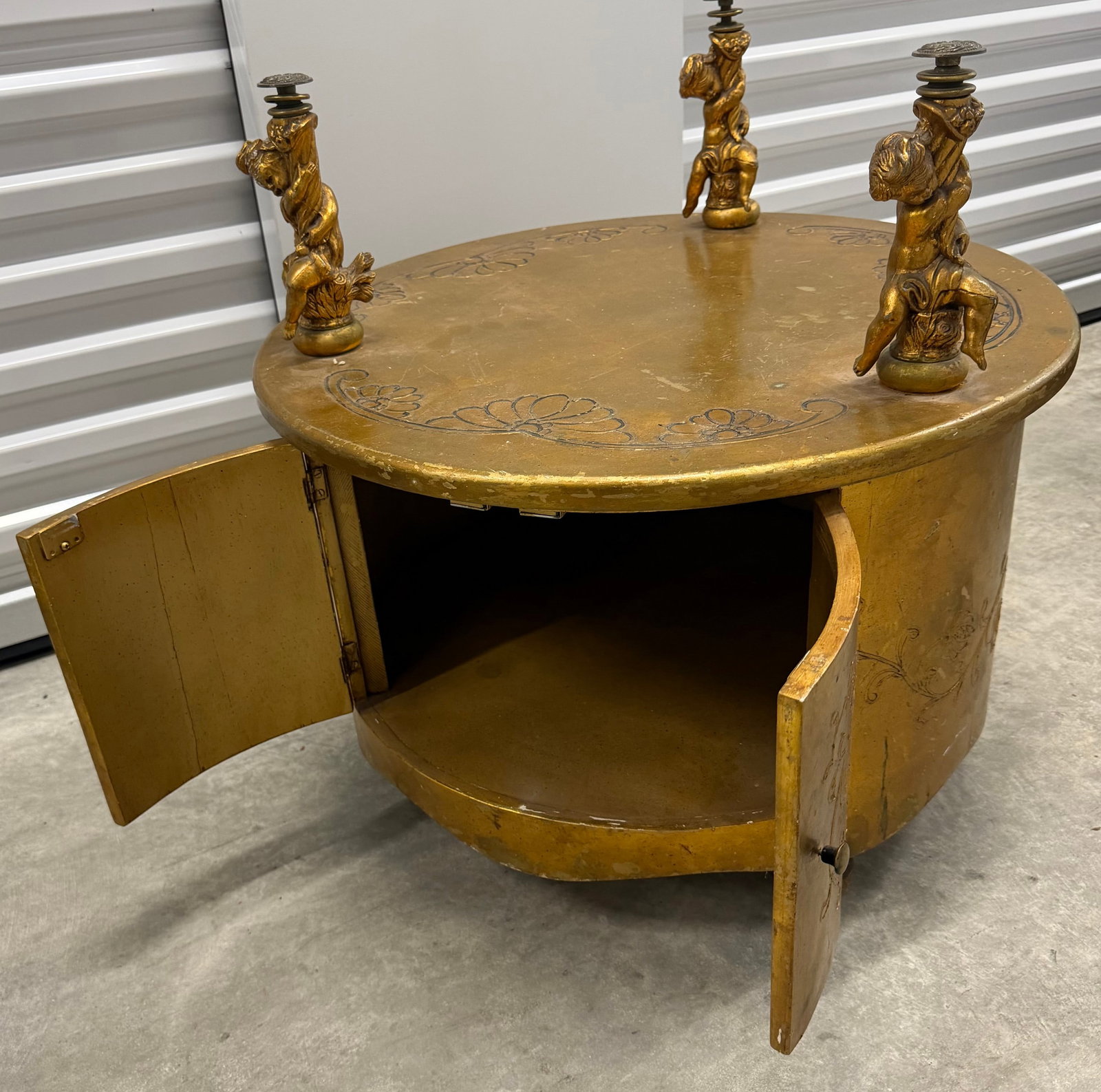 Giltwood Neoclassical Style Round Side Table - 4