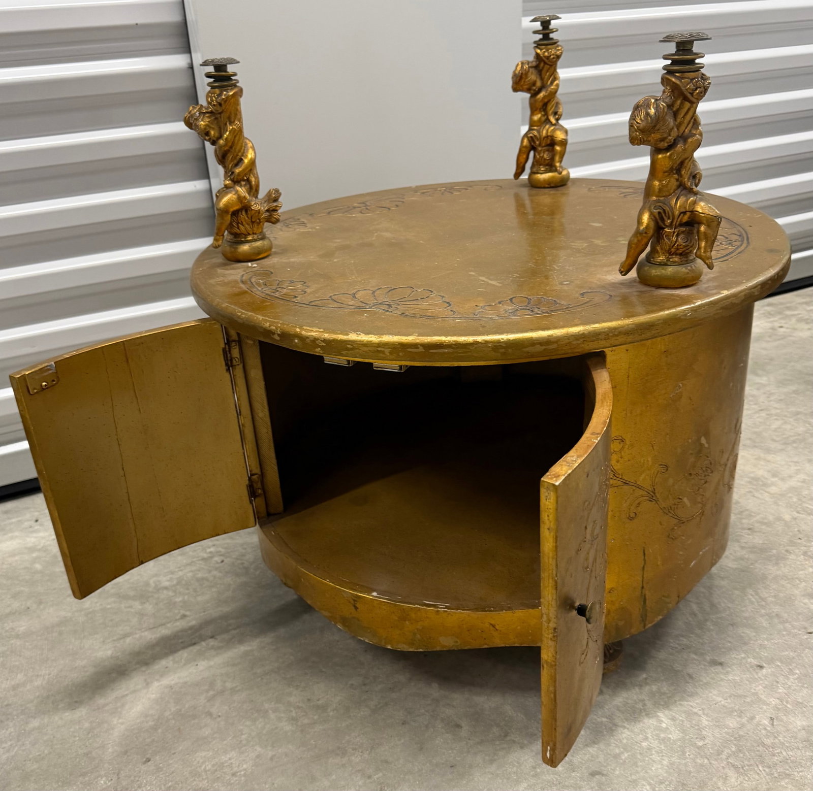 Giltwood Neoclassical Style Round Side Table - 7
