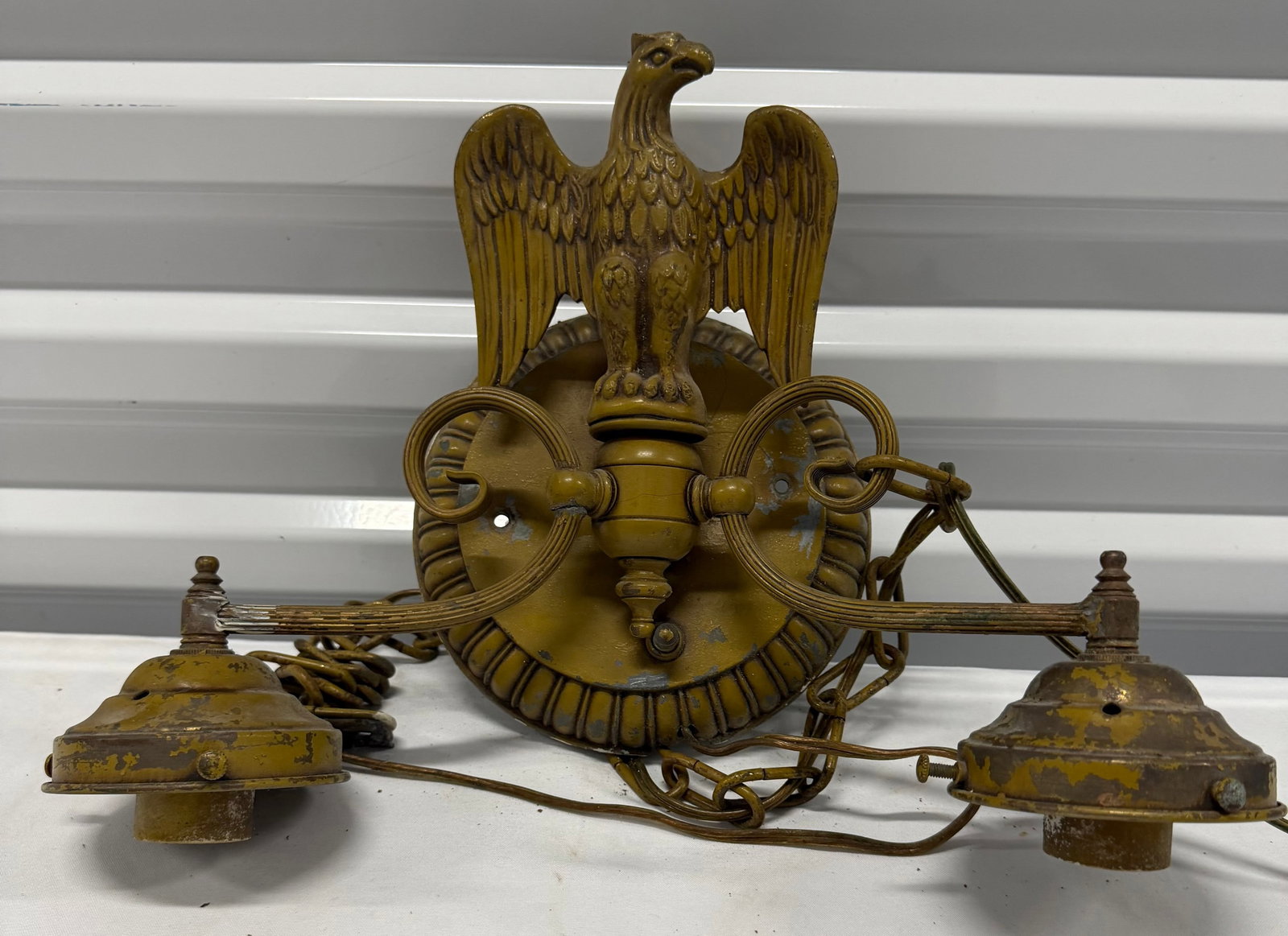 Vintage American Federal Style Gilt Metal Double Sconce with Eagle Motif - 2