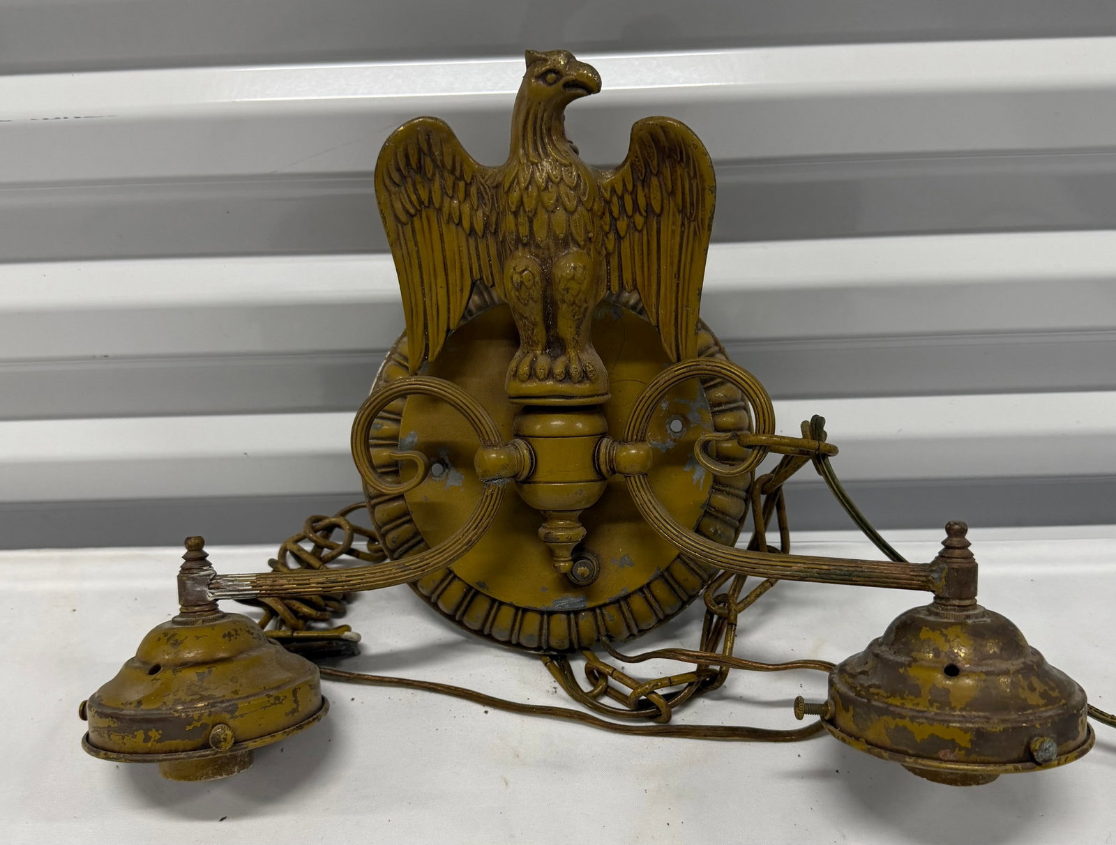 Vintage American Federal Style Gilt Metal Double Sconce with Eagle Motif - 4