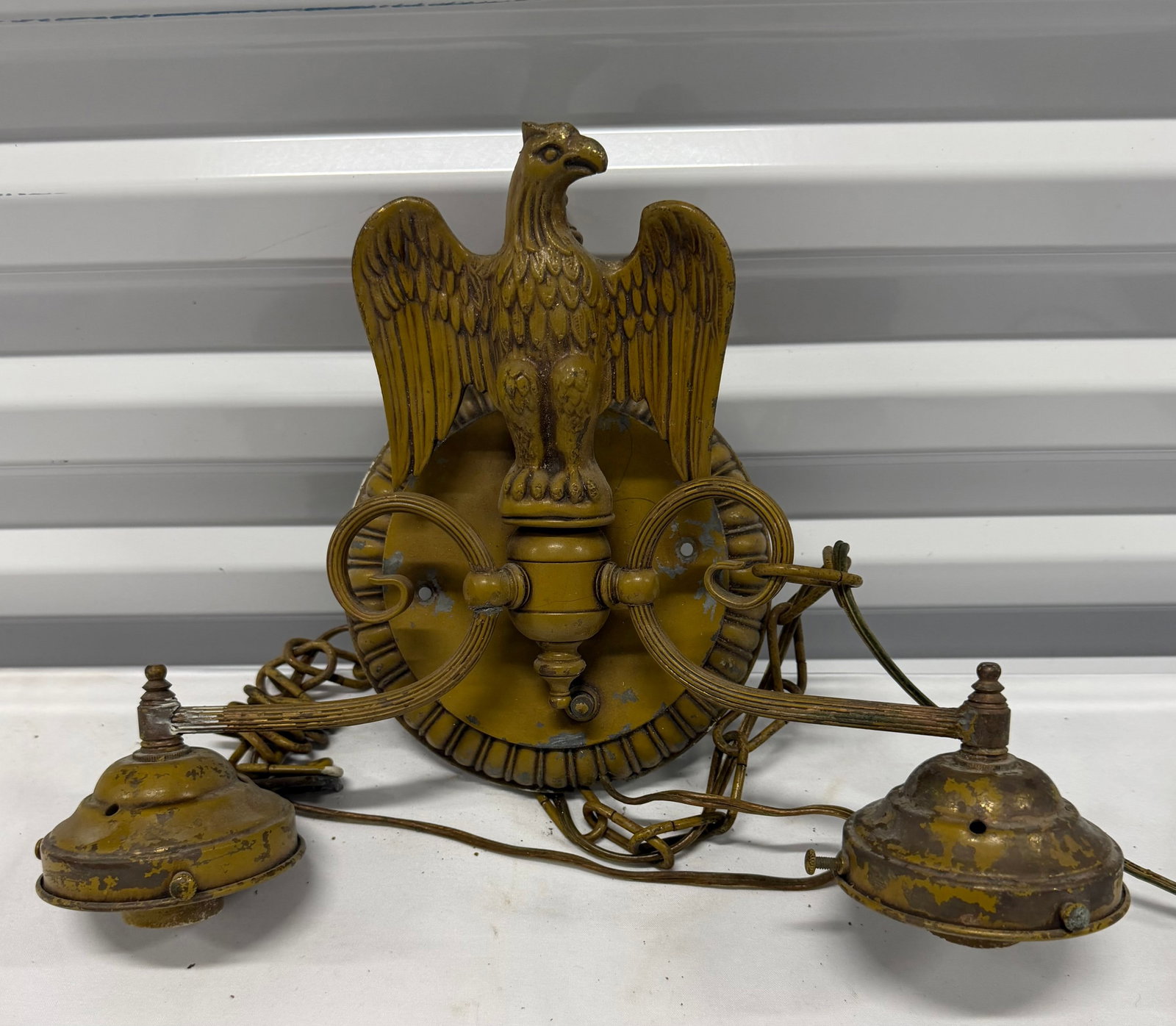 Vintage American Federal Style Gilt Metal Double Sconce with Eagle Motif - 5
