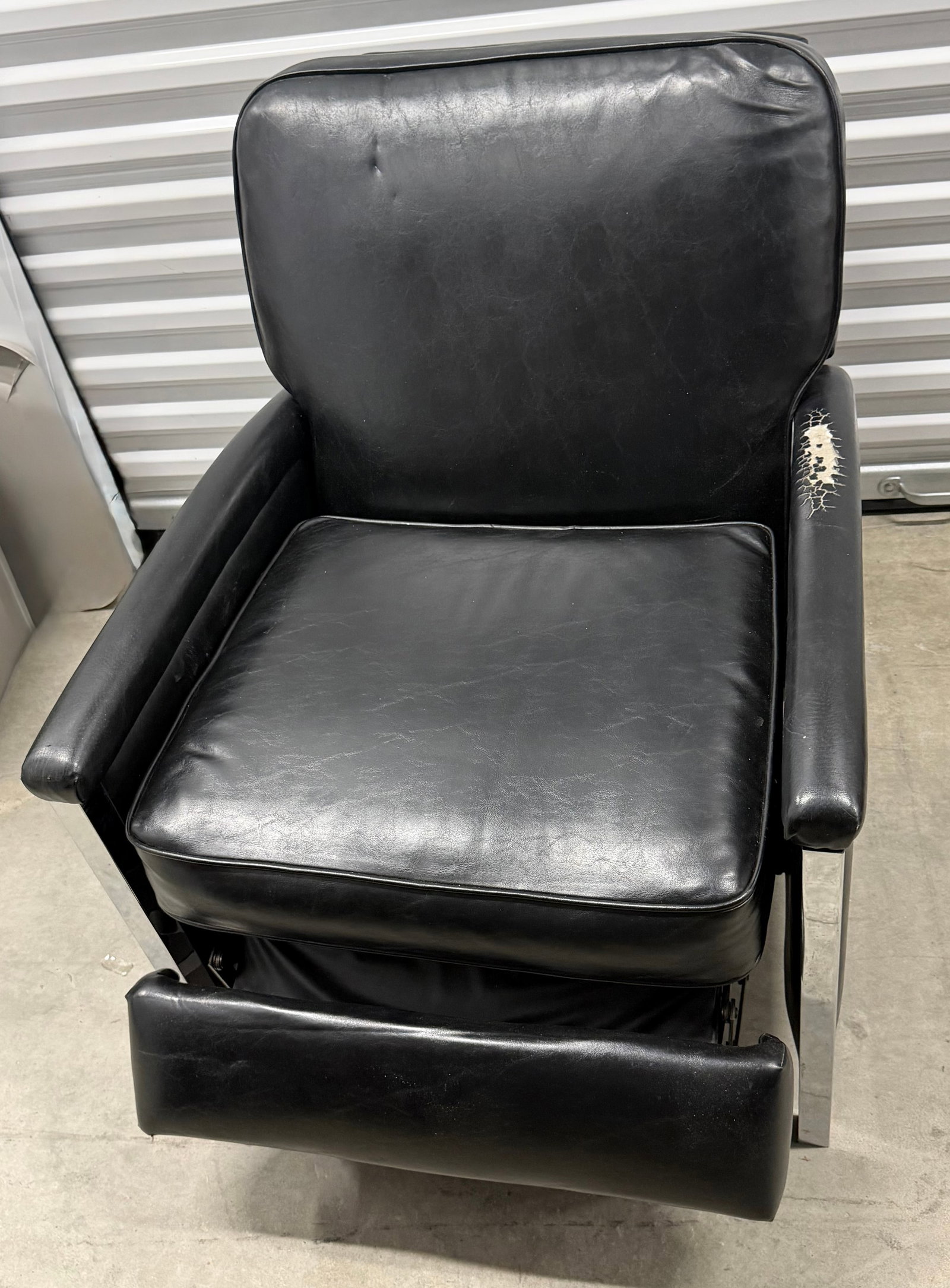 Mid-Century Modern Black Vinyl and Chrome Recliner - 7