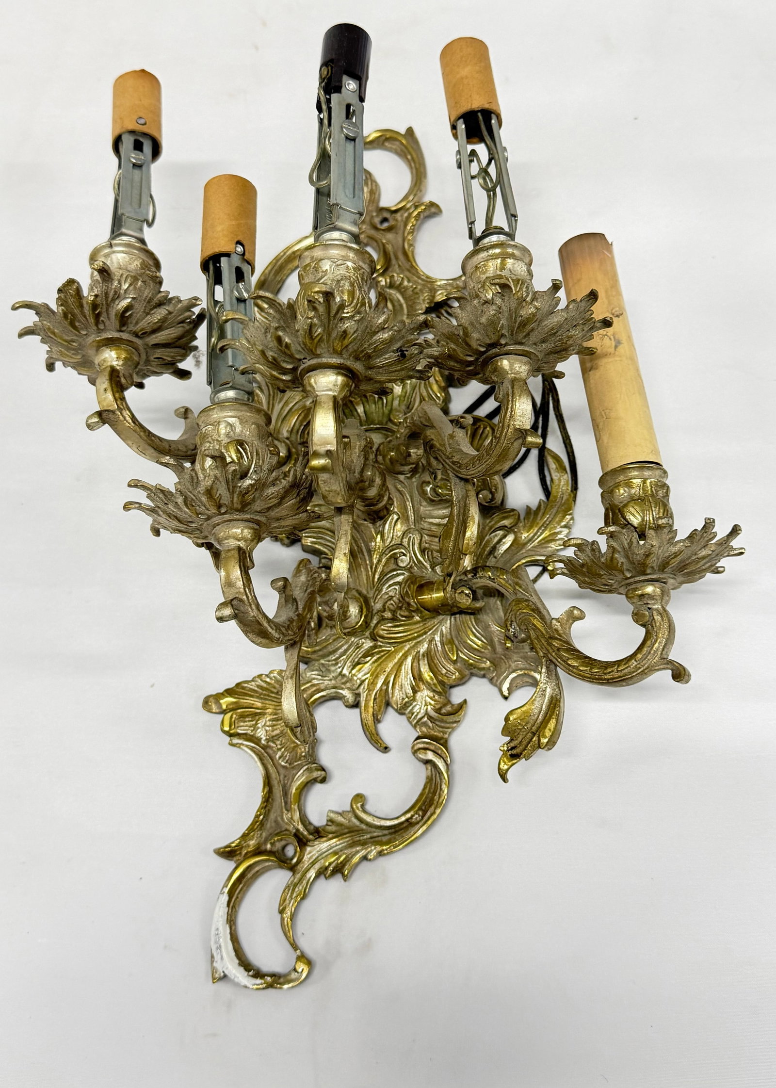 ornate Rococo style brass sconce - 4