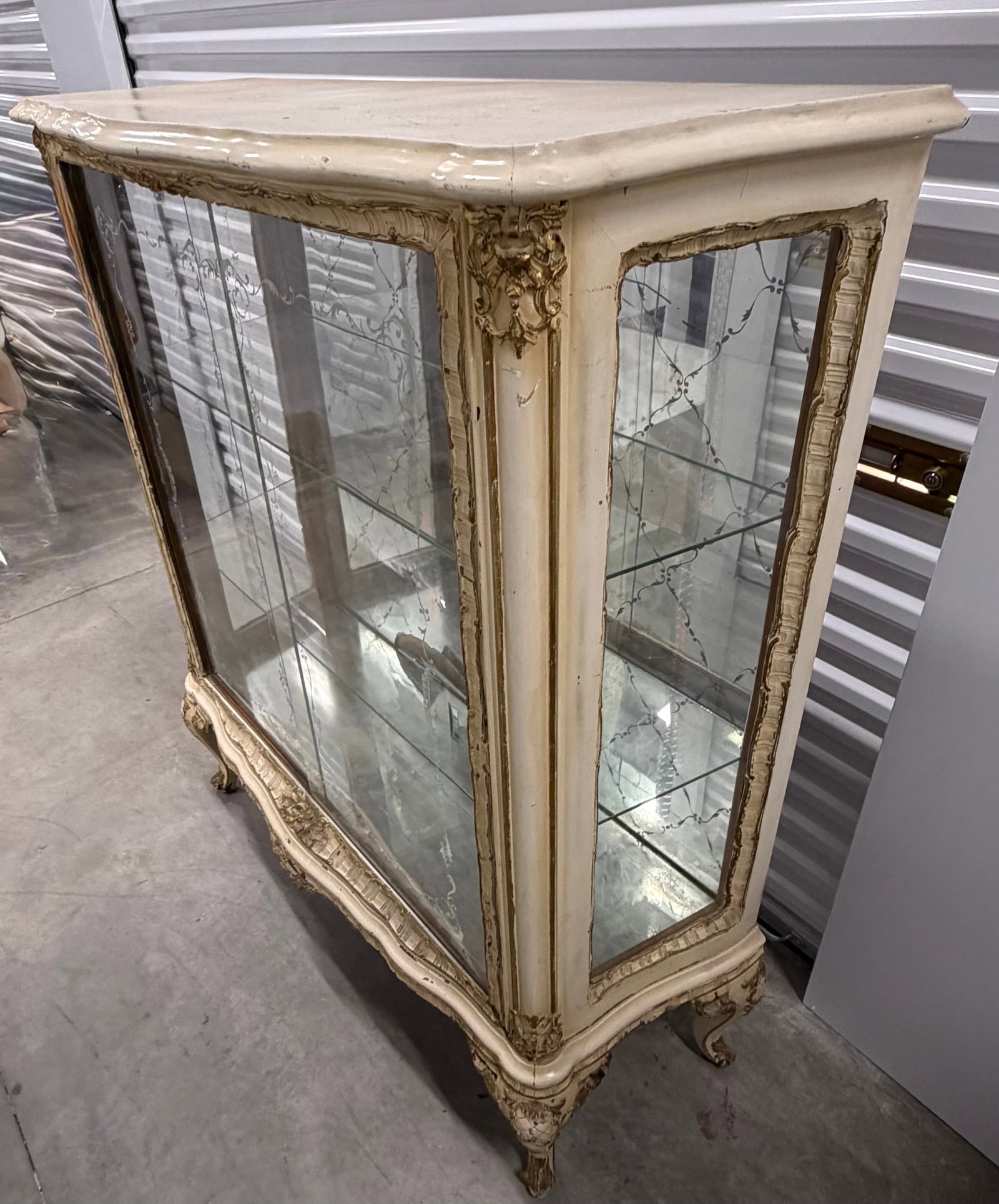 Italian Rococo Style Vitrine - 10