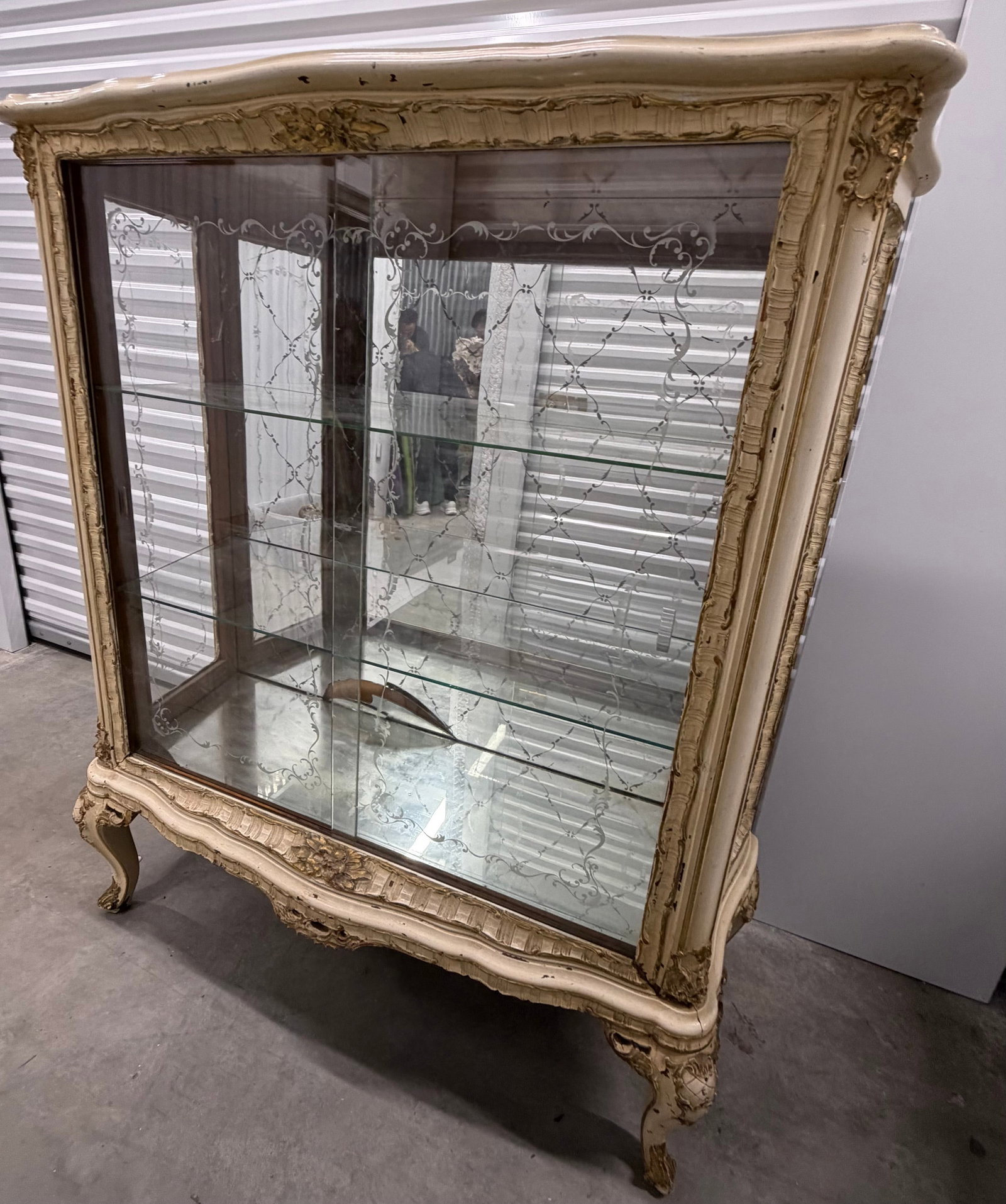 Italian Rococo Style Vitrine - 8