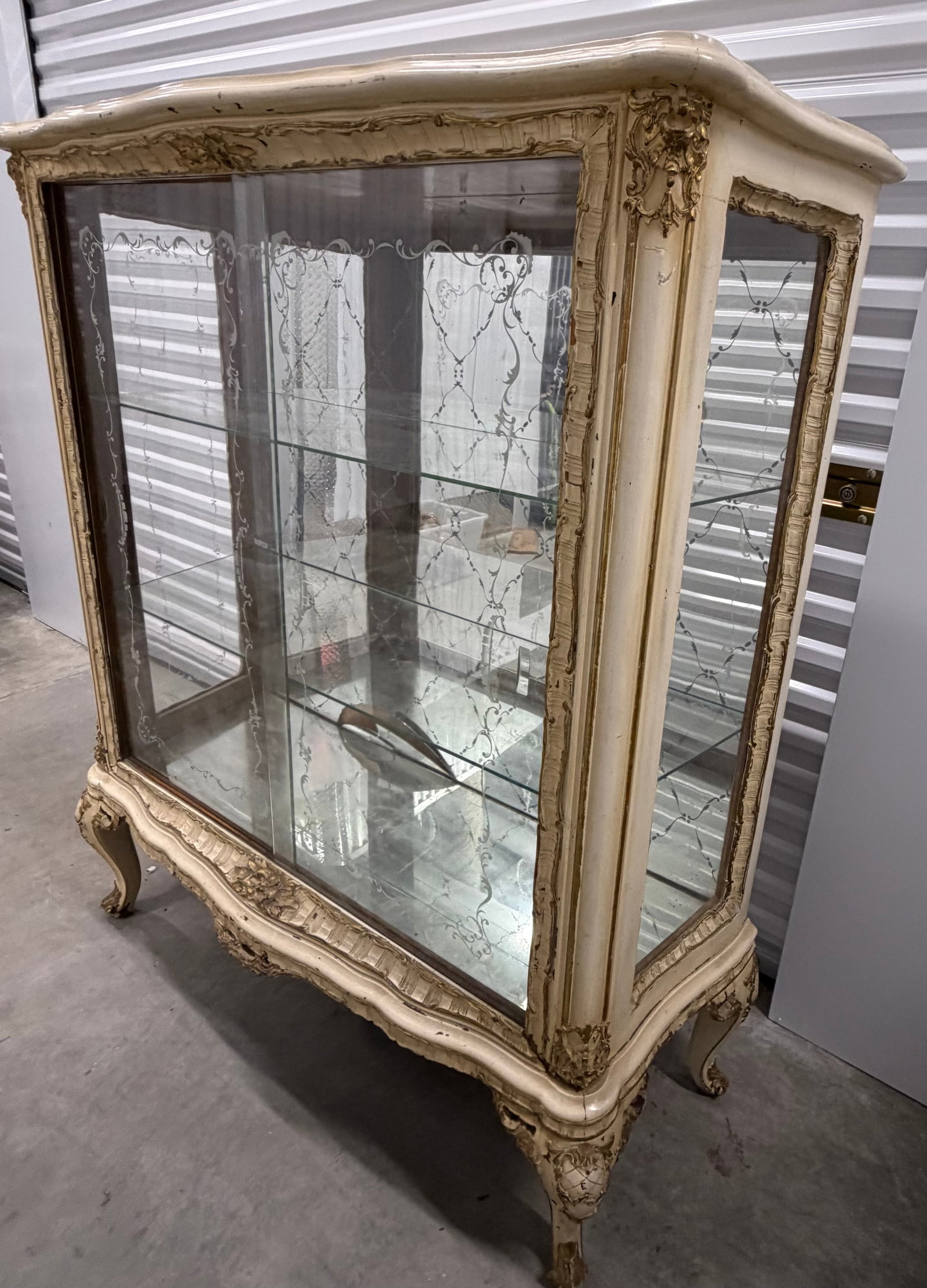 Italian Rococo Style Vitrine - 9
