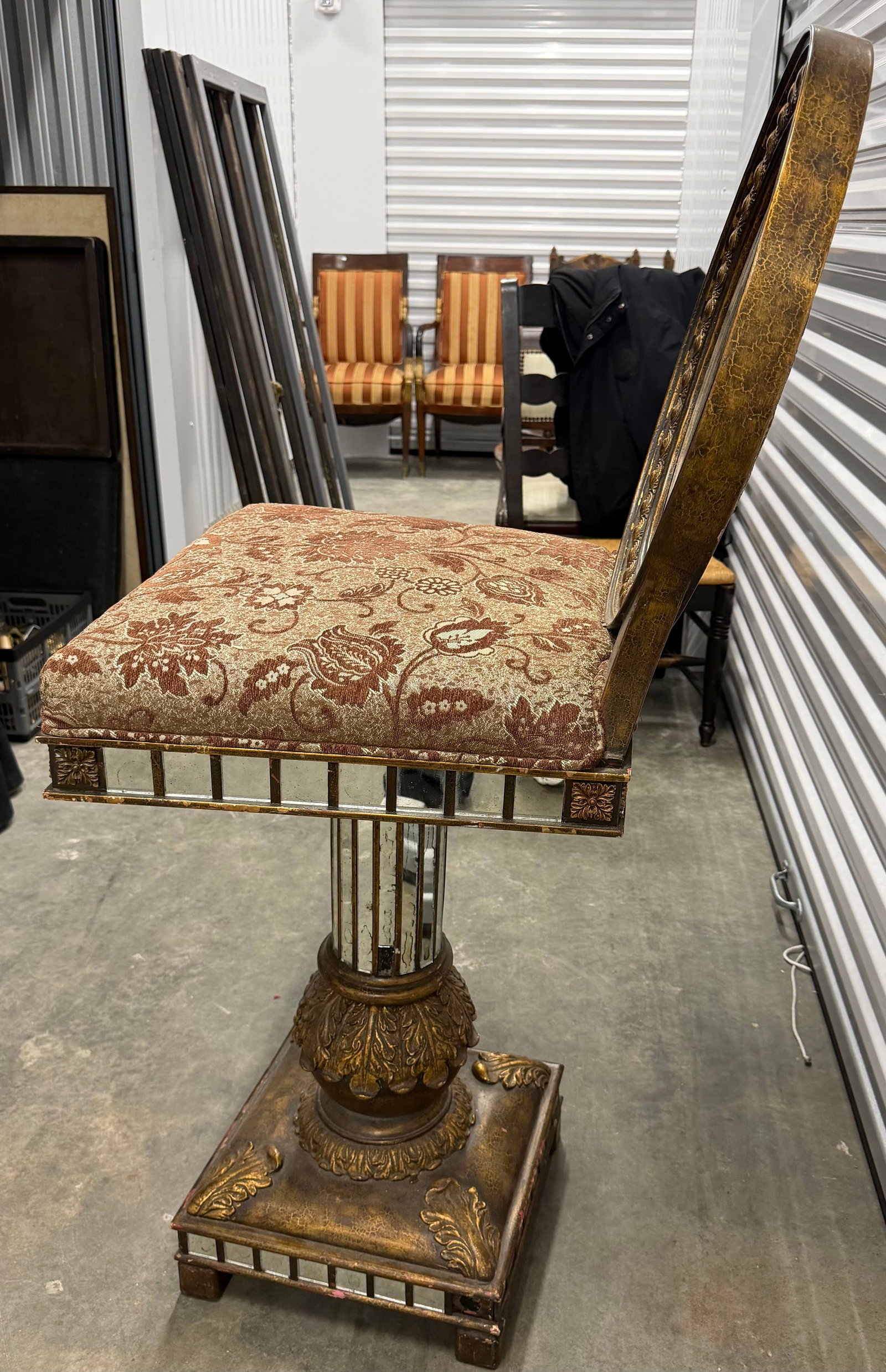 Giltwood and Mirrored Vanity Chair with Etched Mirror Back, Neoclassical Style - 3