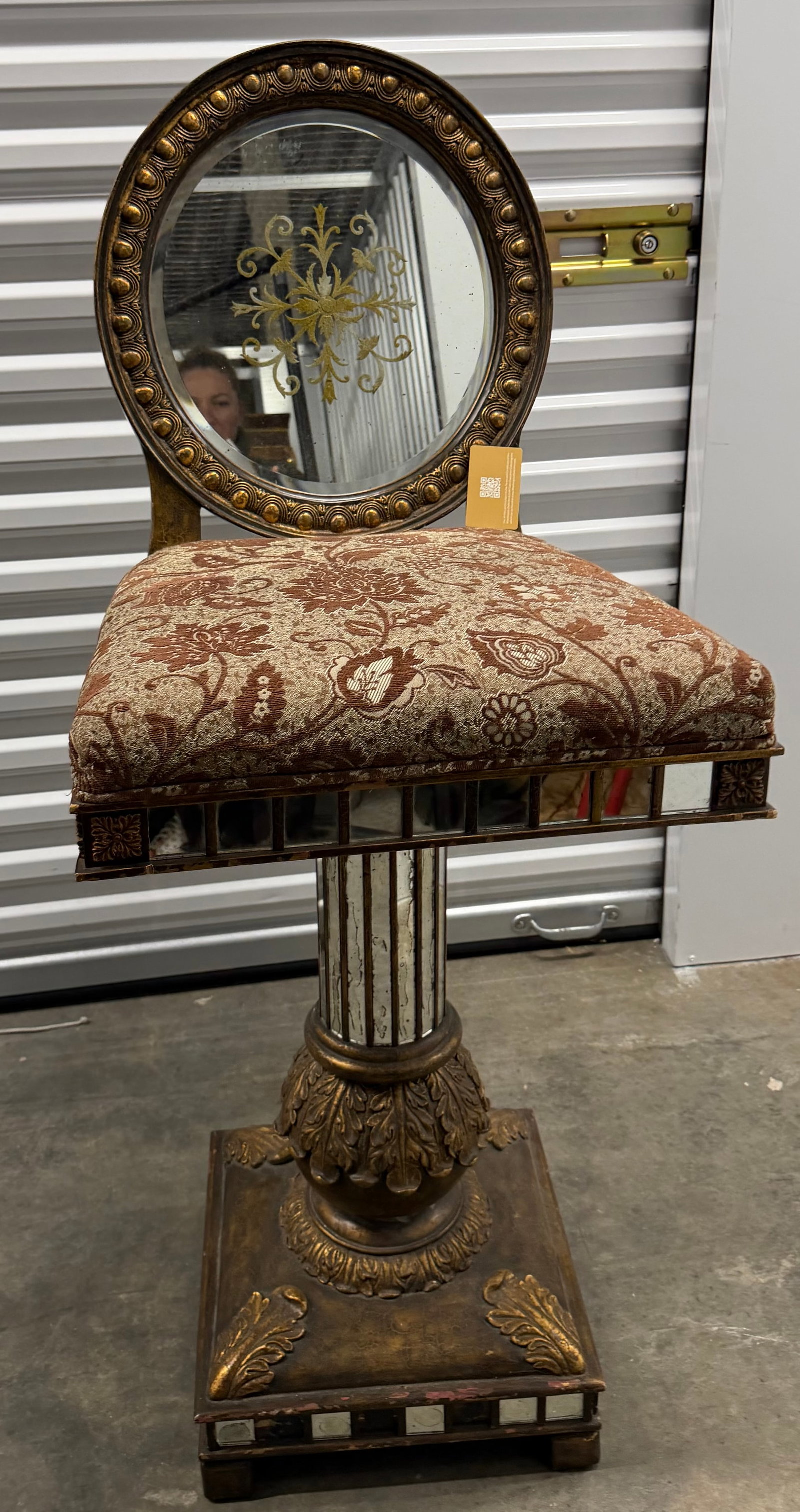 Giltwood and Mirrored Vanity Chair with Etched Mirror Back, Neoclassical Style - 4