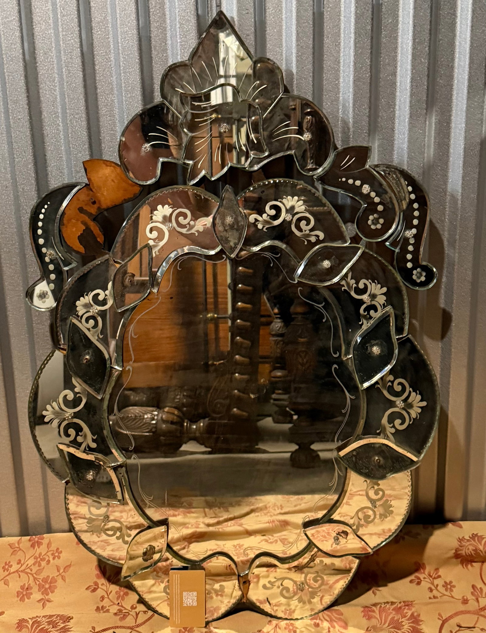 Venetian Style Etched Glass Wall Mirror - 2