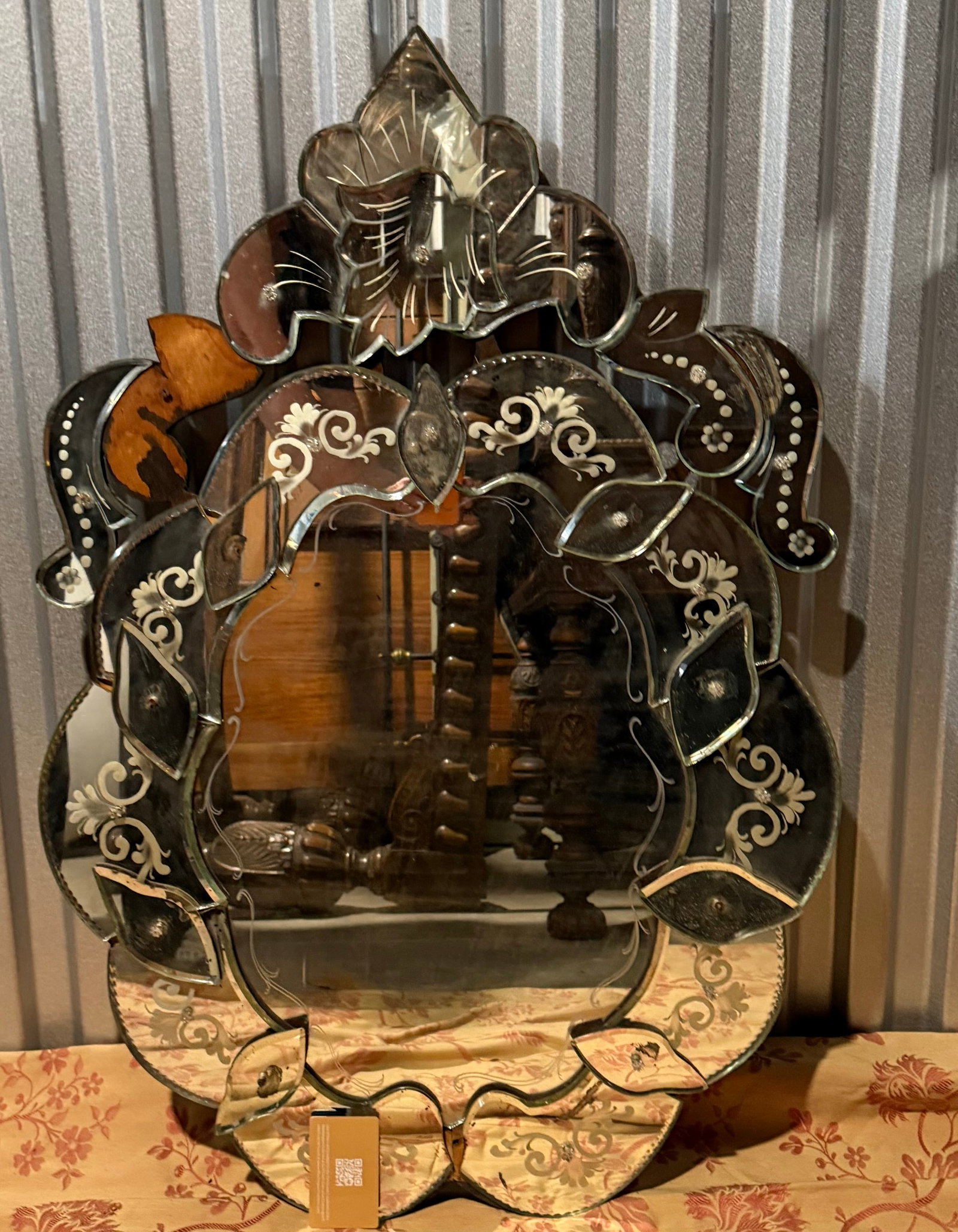 Venetian Style Etched Glass Wall Mirror - 3